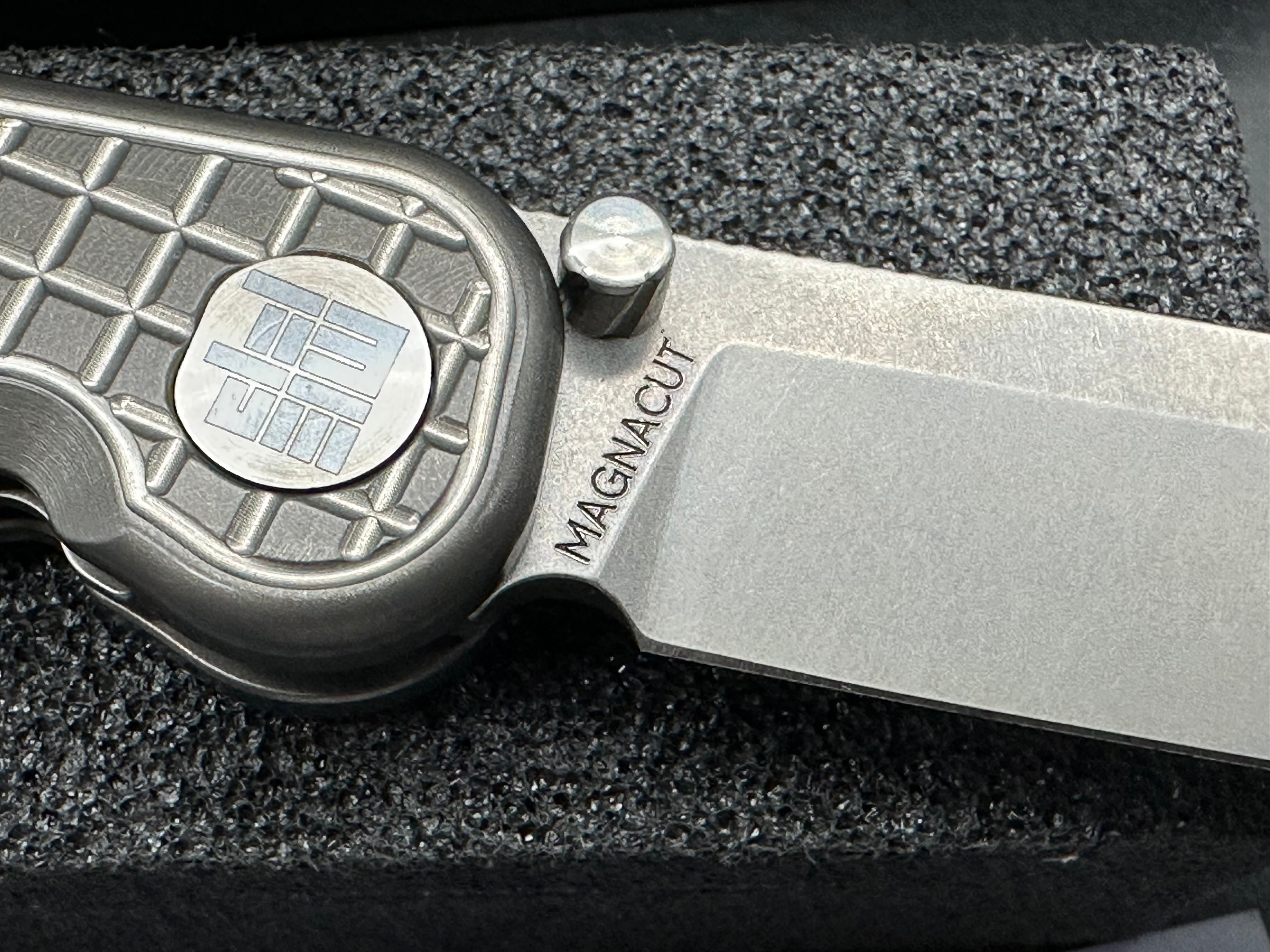 Tactile Rockwall Folder - Darkwash Monkey Edge FRAG Pattern