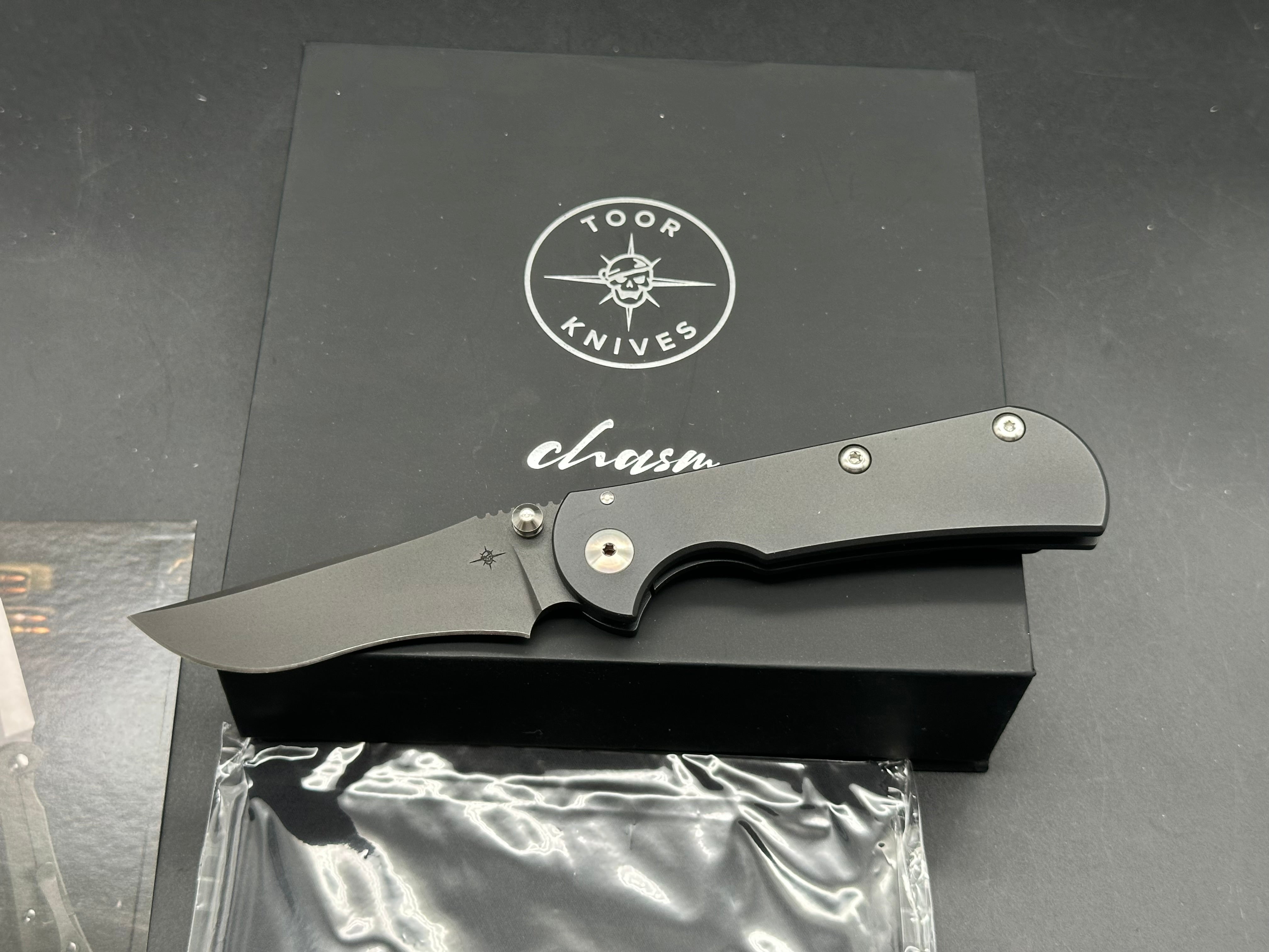 Toor Chasm R Folding Knife - Shadow Black (Gen 2)
