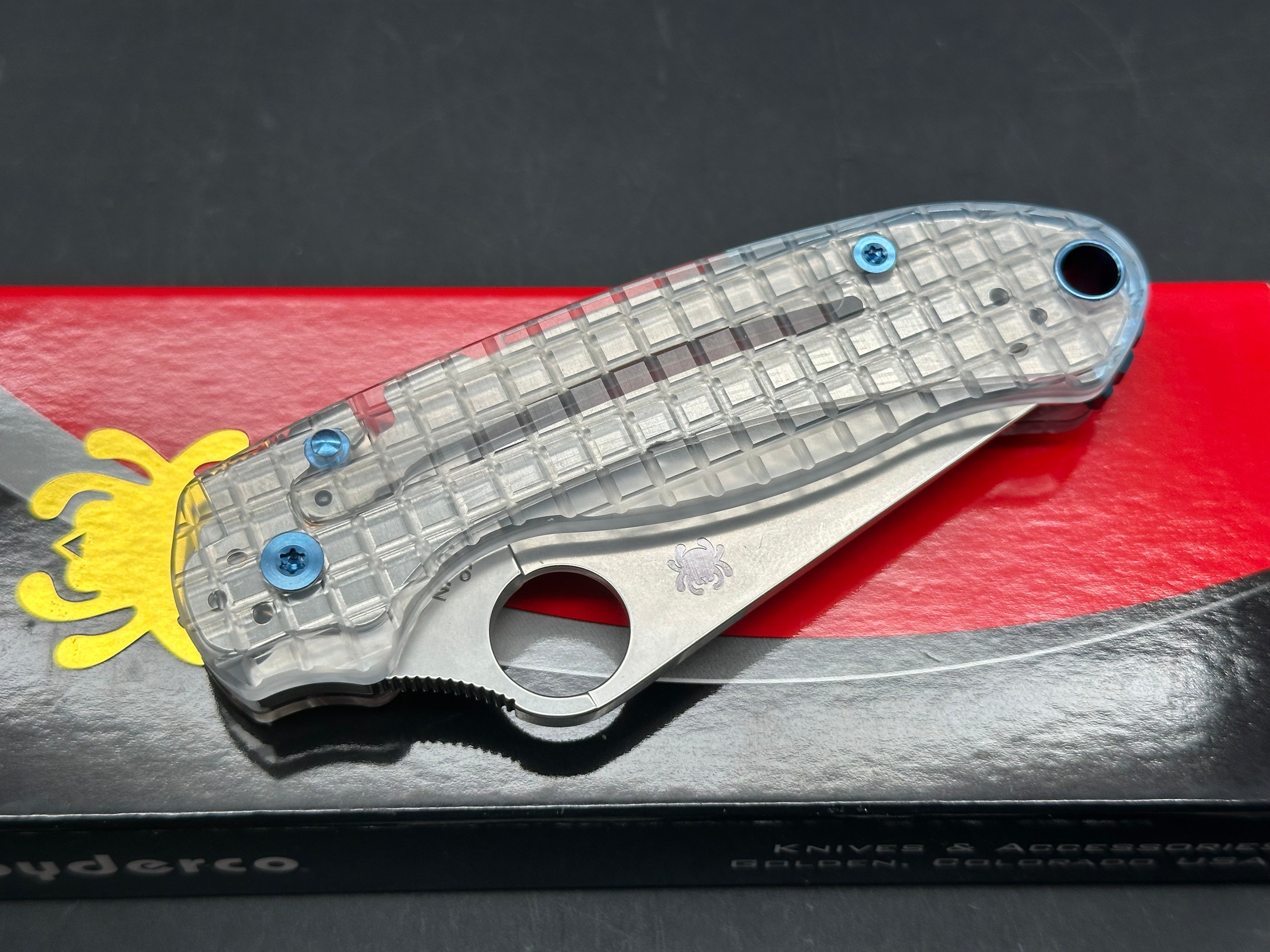 Spyderco Para 3, 2.93" CPM S45VN Stonewash Pacific Sons Acrylic Clear Scales and Blue Anodized Hardware and Ripp's Garage Tech (RGT) Titanium Blue Pocket Clip