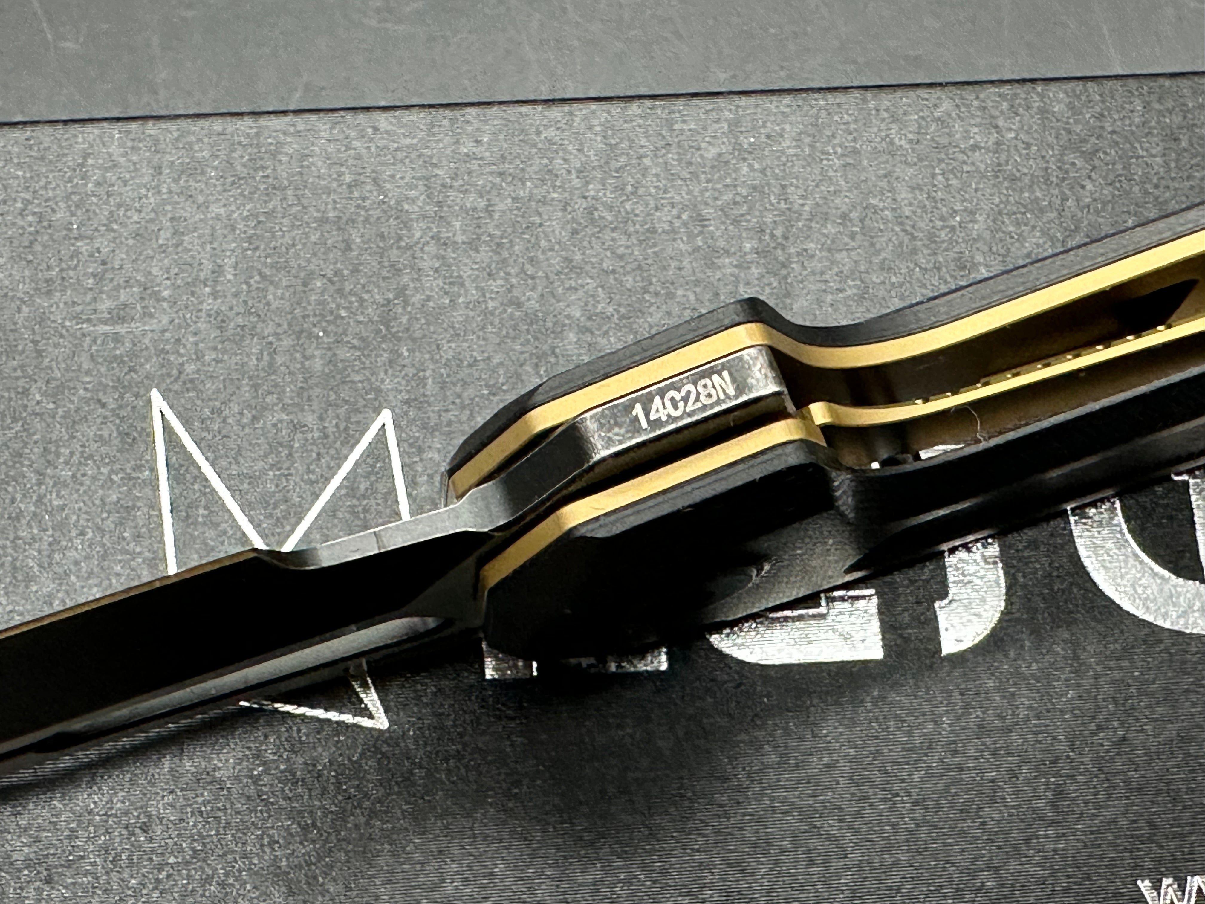 Ketuo Knife - Griffin G10/Black G-10 Scales + Shred Carbon Fiber Inlays w/Gold Backspacer & Liners 14C28N