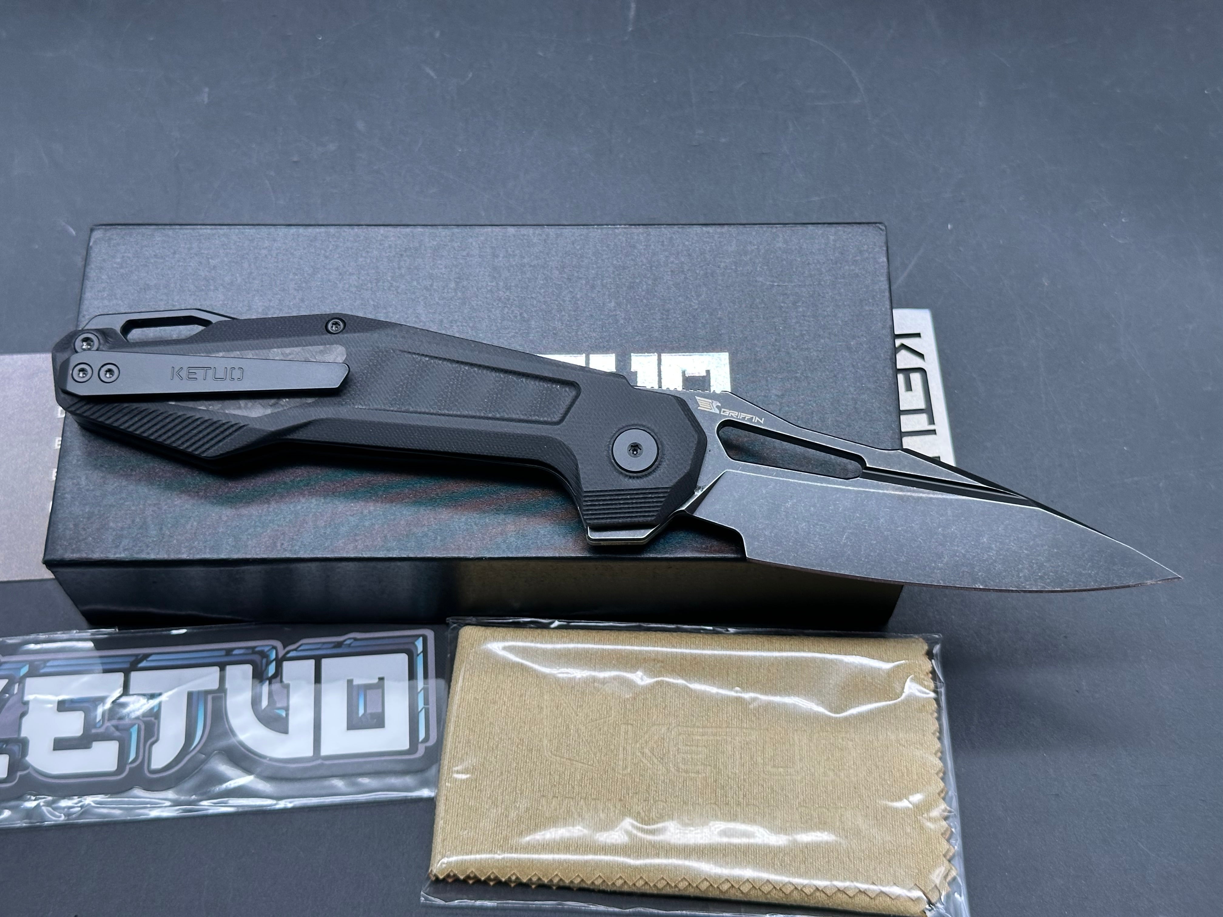 Ketuo Knife - Griffin G10/Black G-10 Scales + Shred Carbon Fiber Inlays w/Black Backspacer & Liners/Harpoon/Blackwash 14C28N