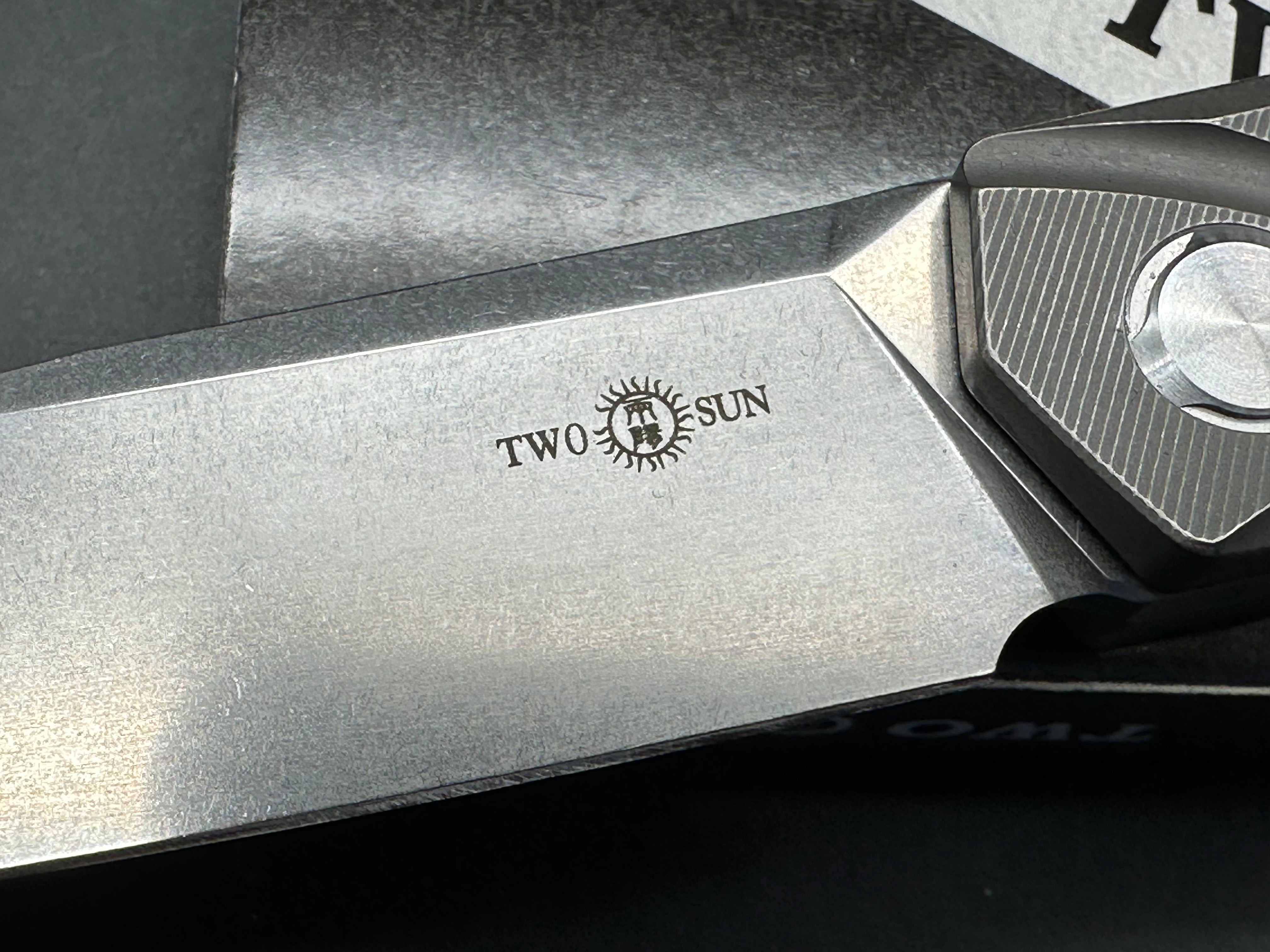 TwoSun TS470 Grey titanium, 8.8" overall length, 14C28N steel stonewash blade