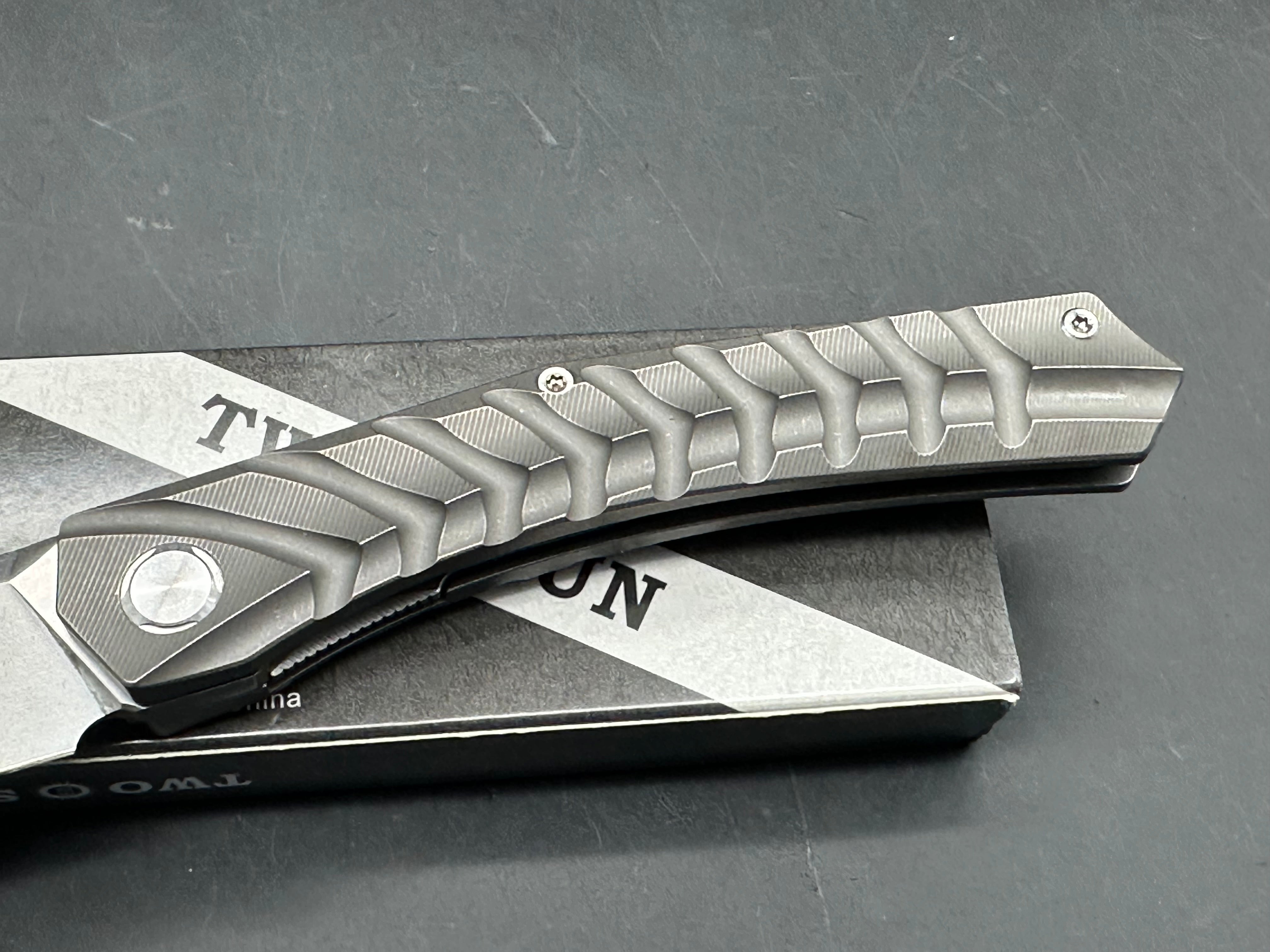 TwoSun TS470 Grey titanium, 8.8" overall length, 14C28N steel stonewash blade