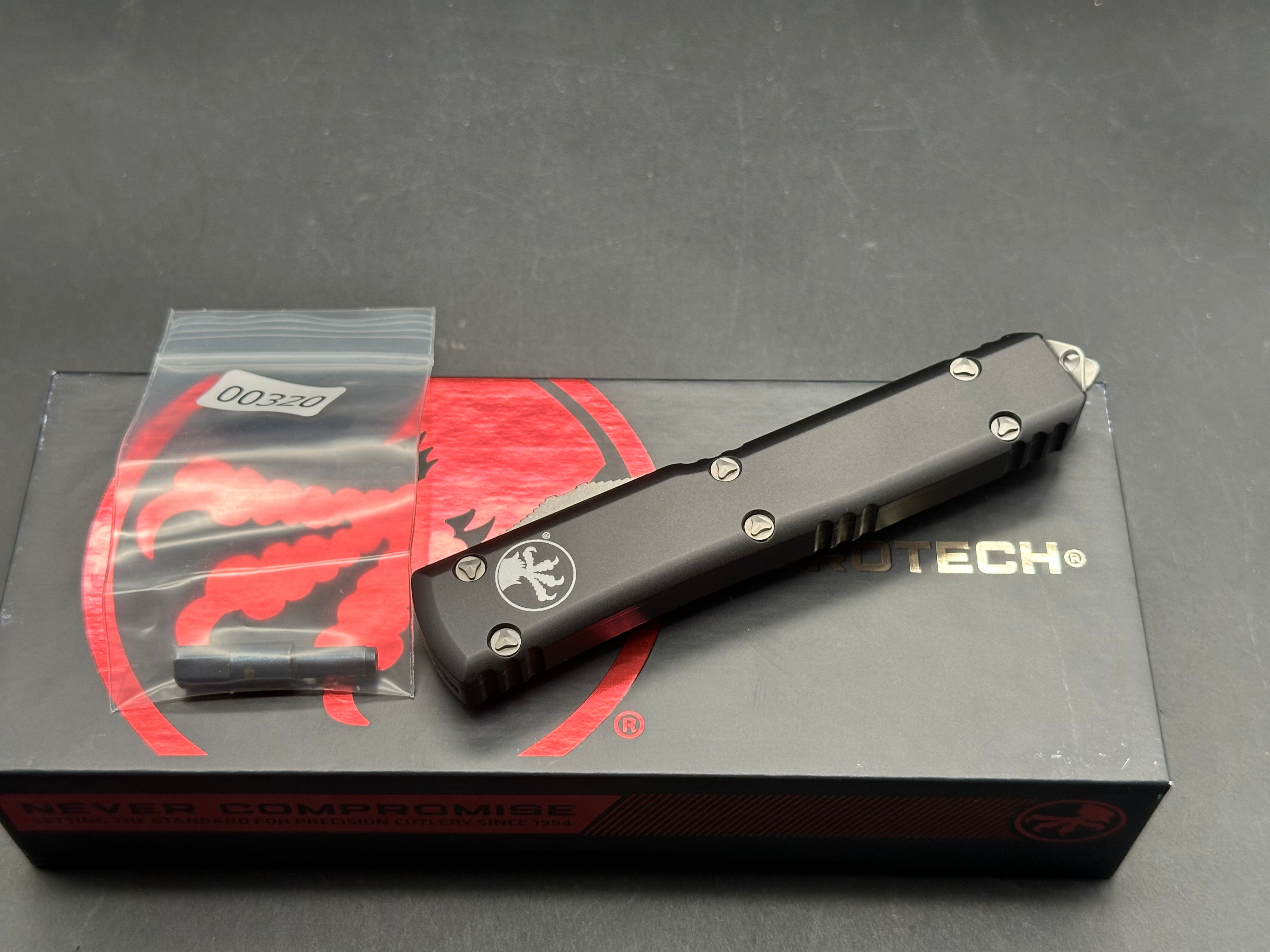 Microtech Ultratch D/E Satin Full Serrated 122-6