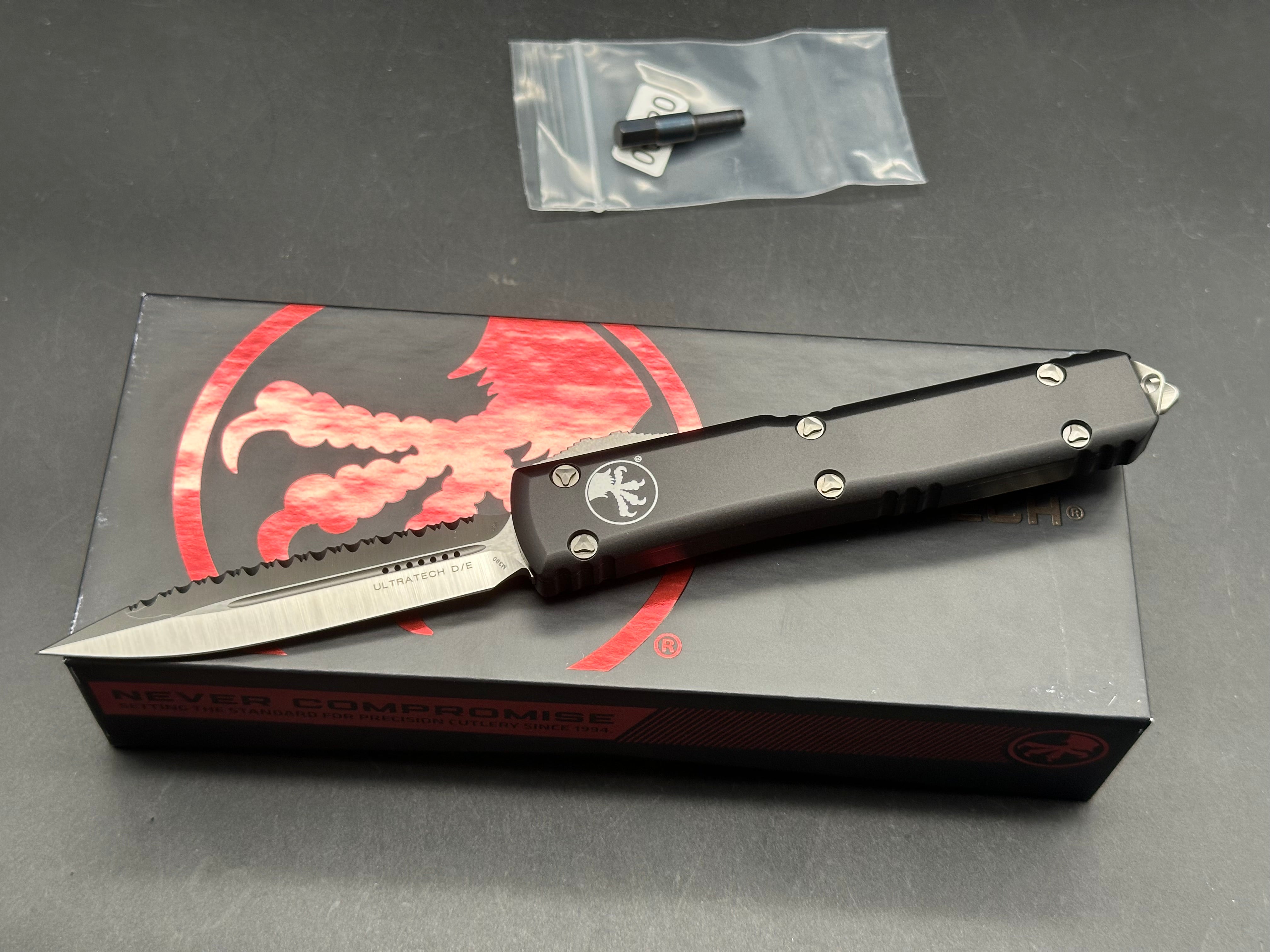 Microtech  Ultratch D/E Satin Full Serrated 122-6