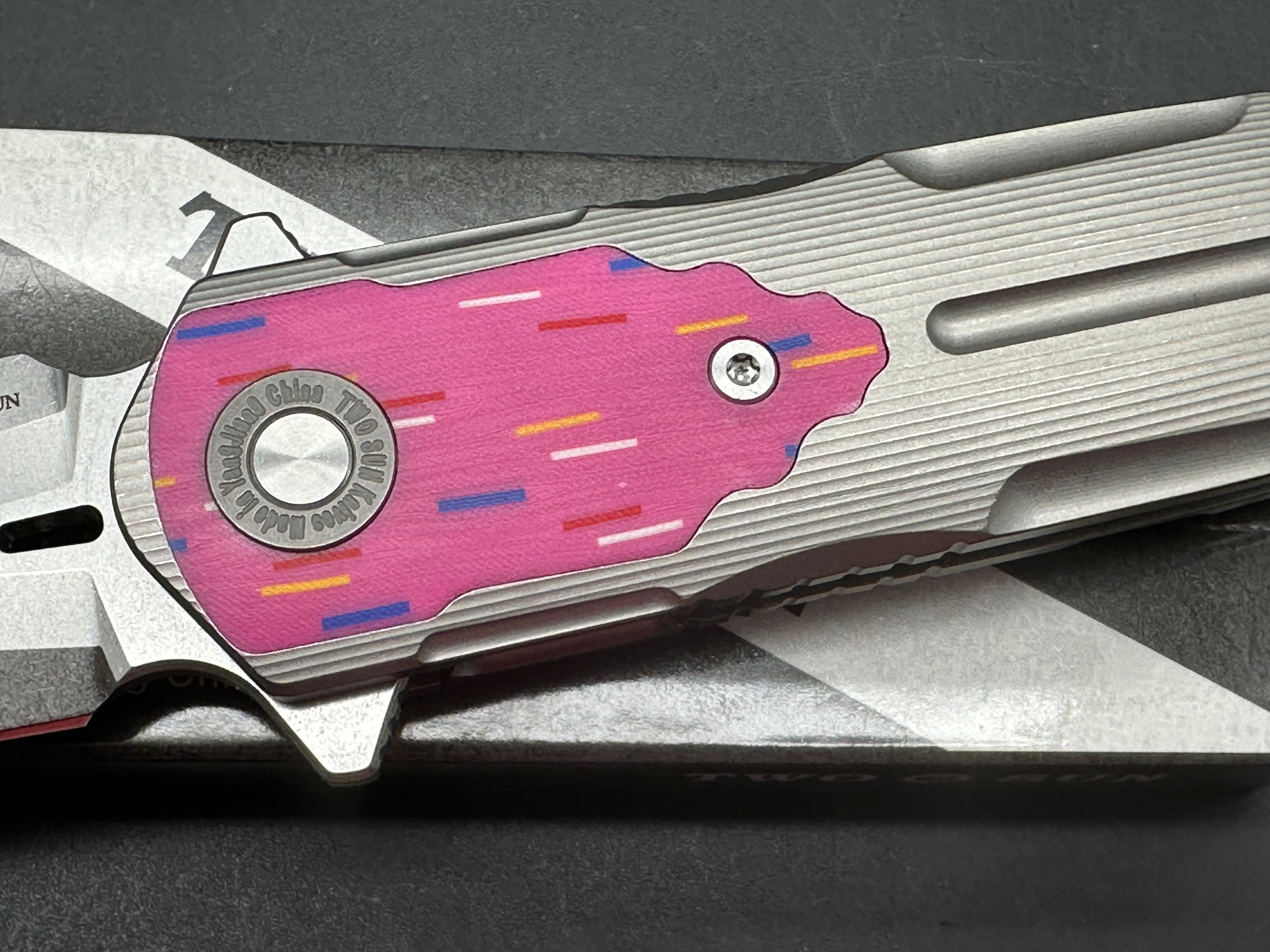 TwoSun TS514 Davin Chen design, titanium frame lock with G10 insert 14c28n blade