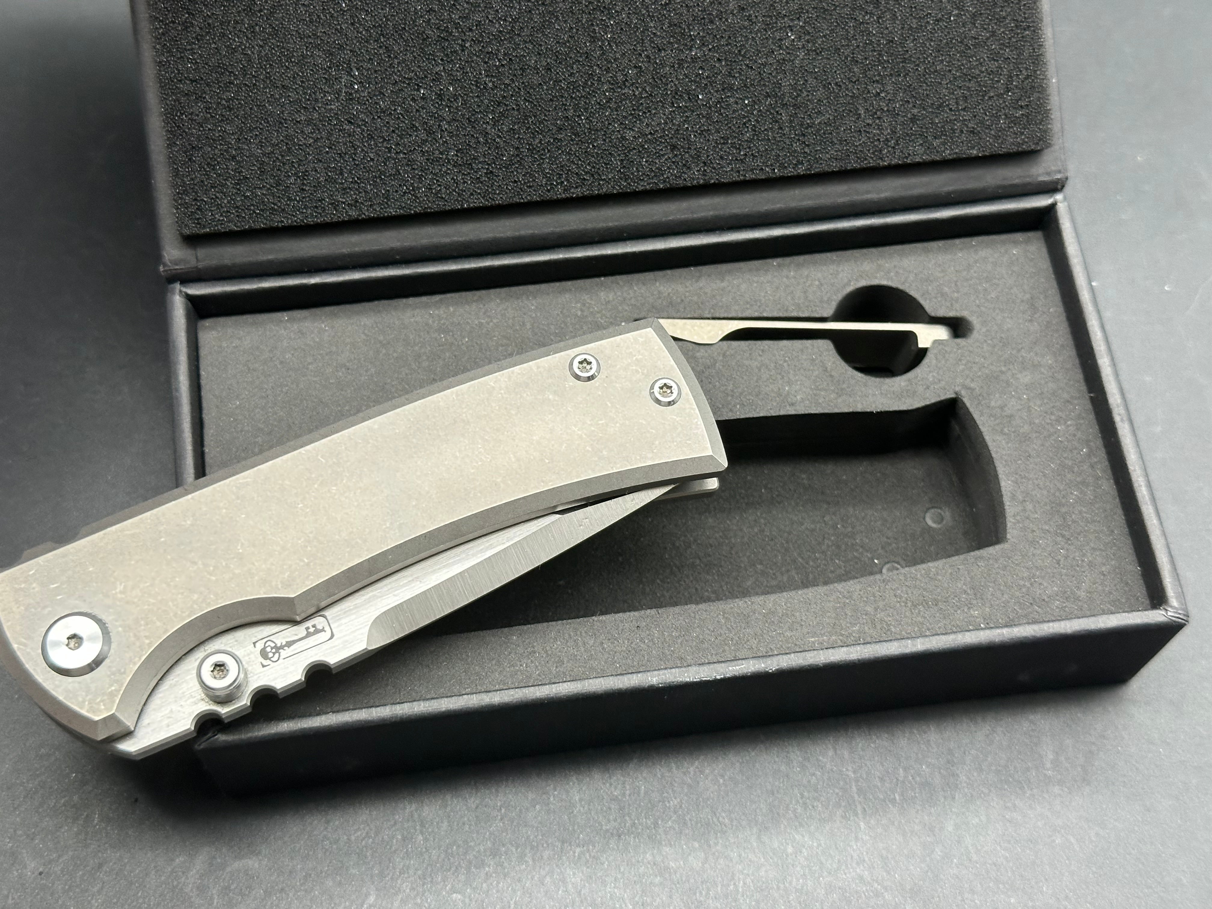 CHAVES REDENCION STREET TANTO M390 TITANIUM
3.25"