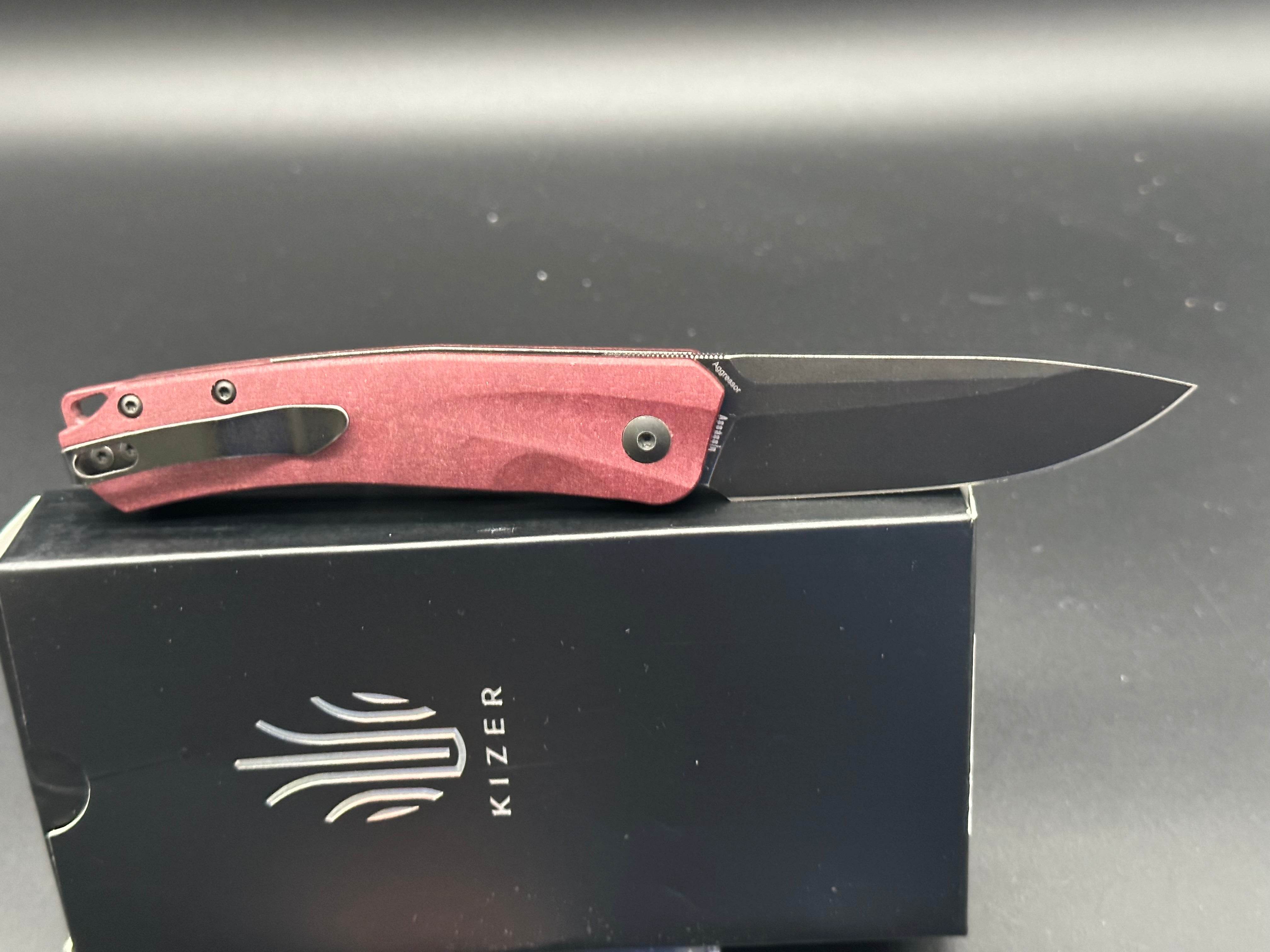KIZER AGRESSOR RED RICHLITE HANDLE 3V blade