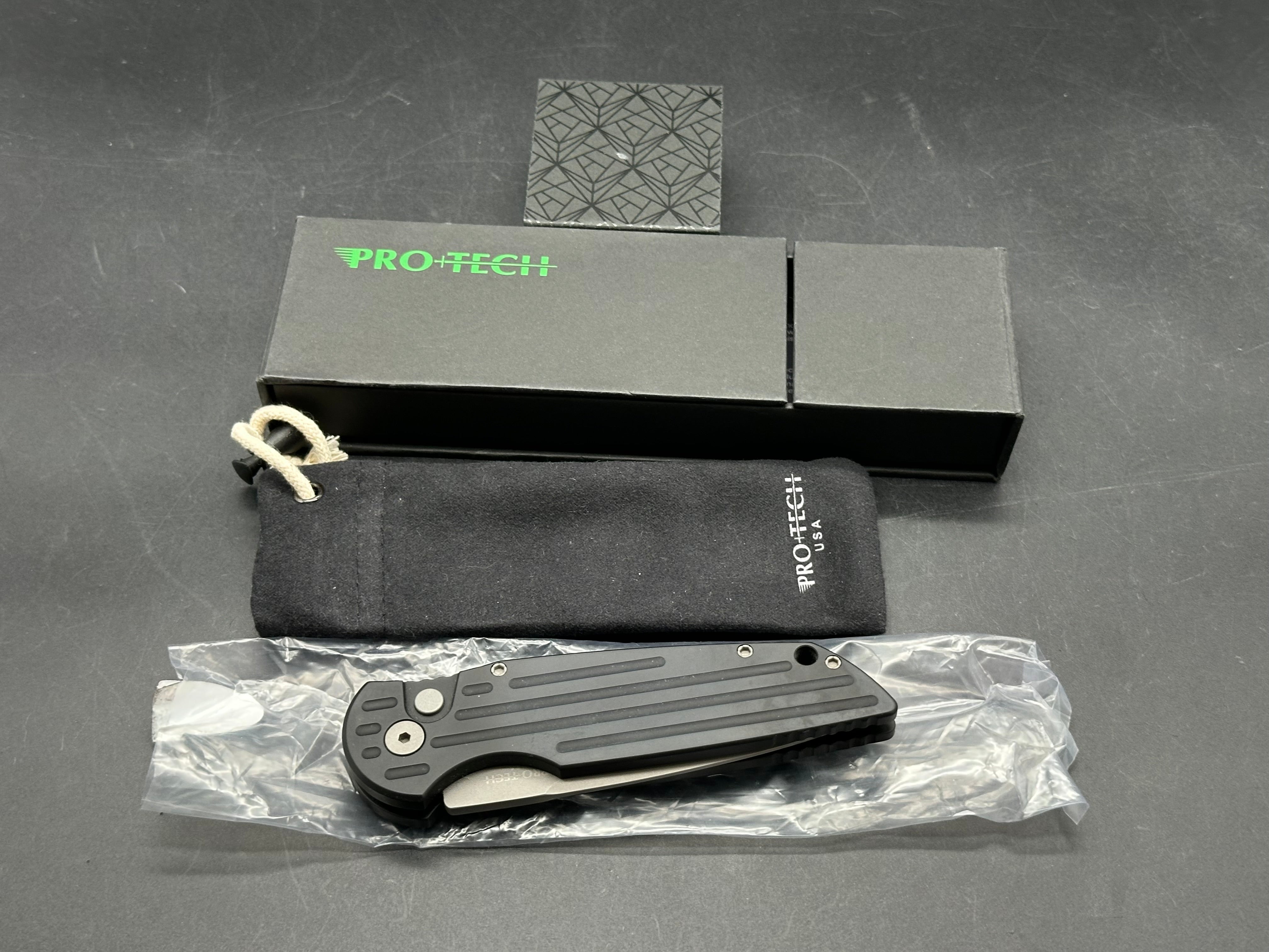 Pro-Tech TR-3 SWAT Tactical Response Automatic Knife Black Aluminum (3.5" Black)