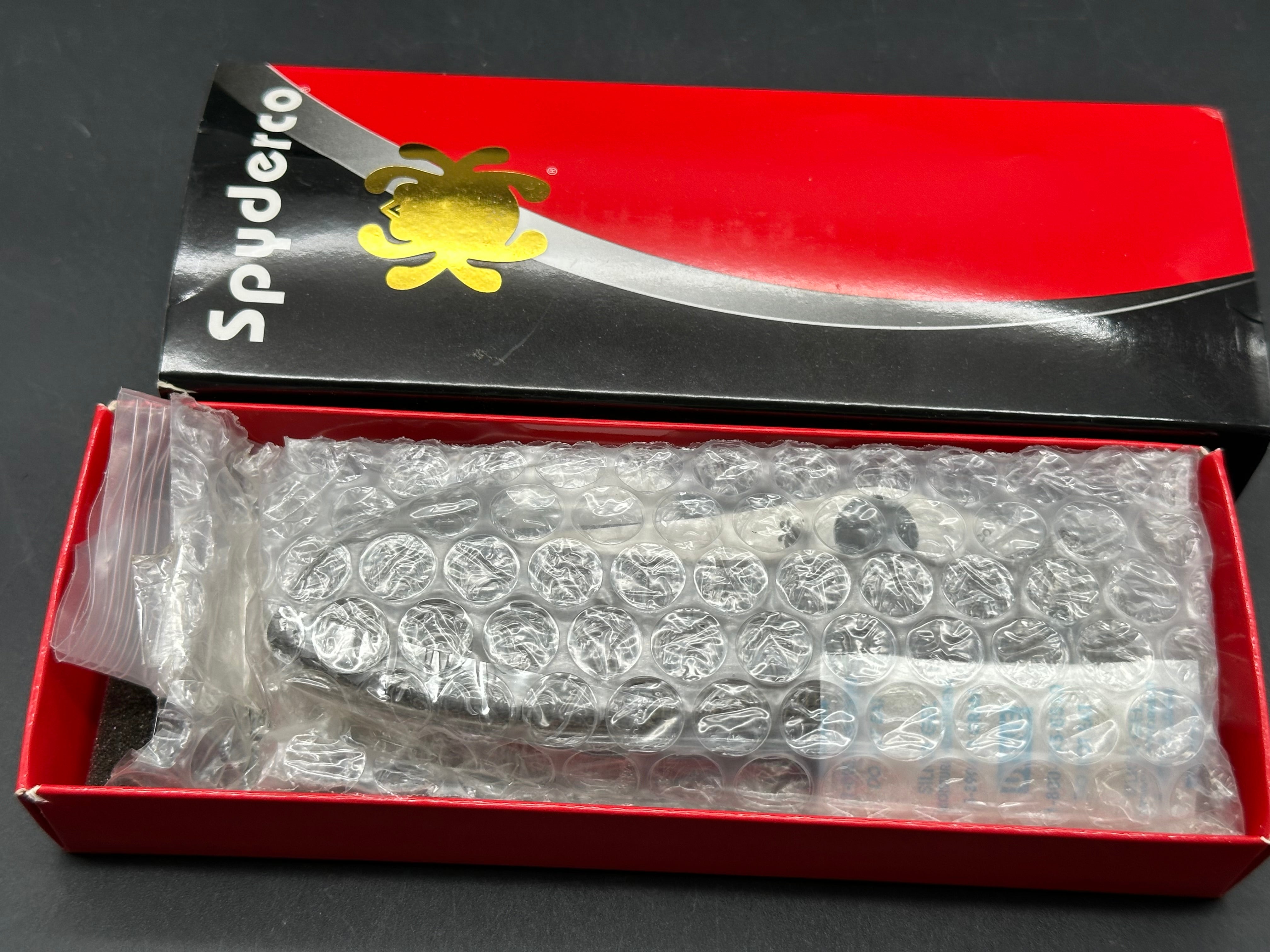 Spyderco Gayle Bradley 2 Folder Knife Carbon Fiber (3.6" Satin) C134CFP2