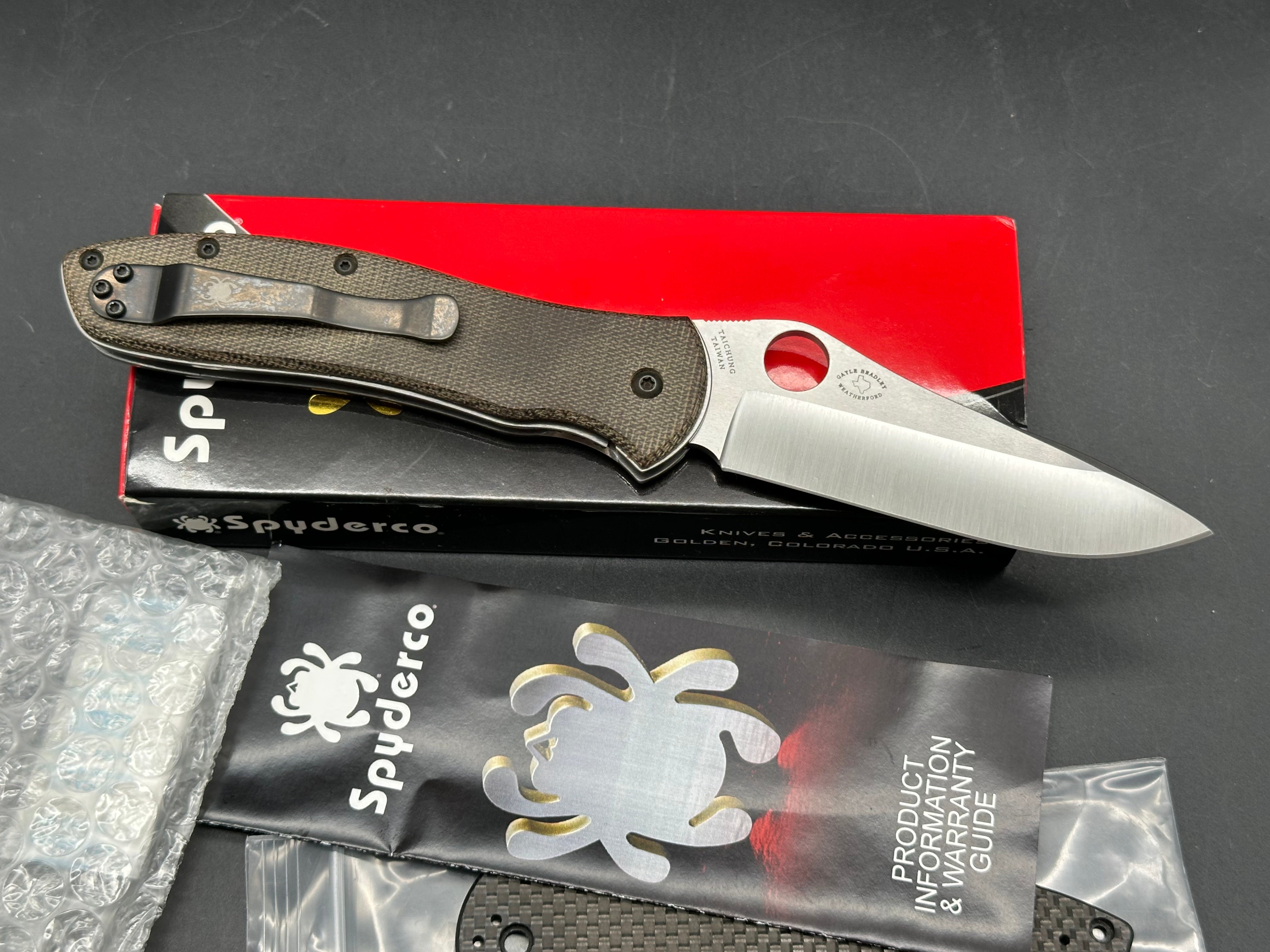 Spyderco Gayle Bradley 2 Folder Knife Carbon Fiber (3.6" Satin) C134CFP2