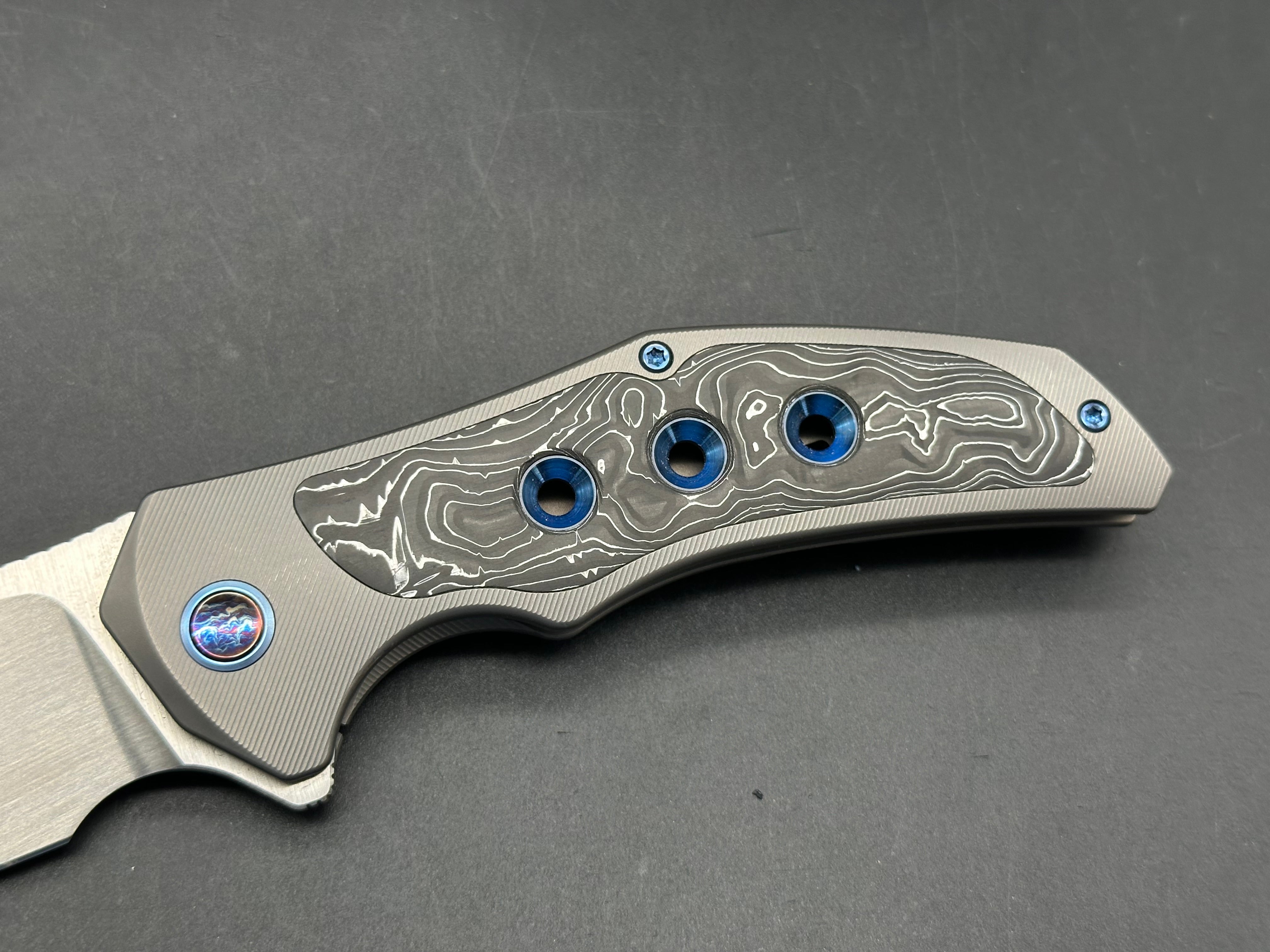 WE KNIFE Magnetron Flipper Knife Titanium & Carbon Fiber Handle (3.76" CPM 20CV Blade)