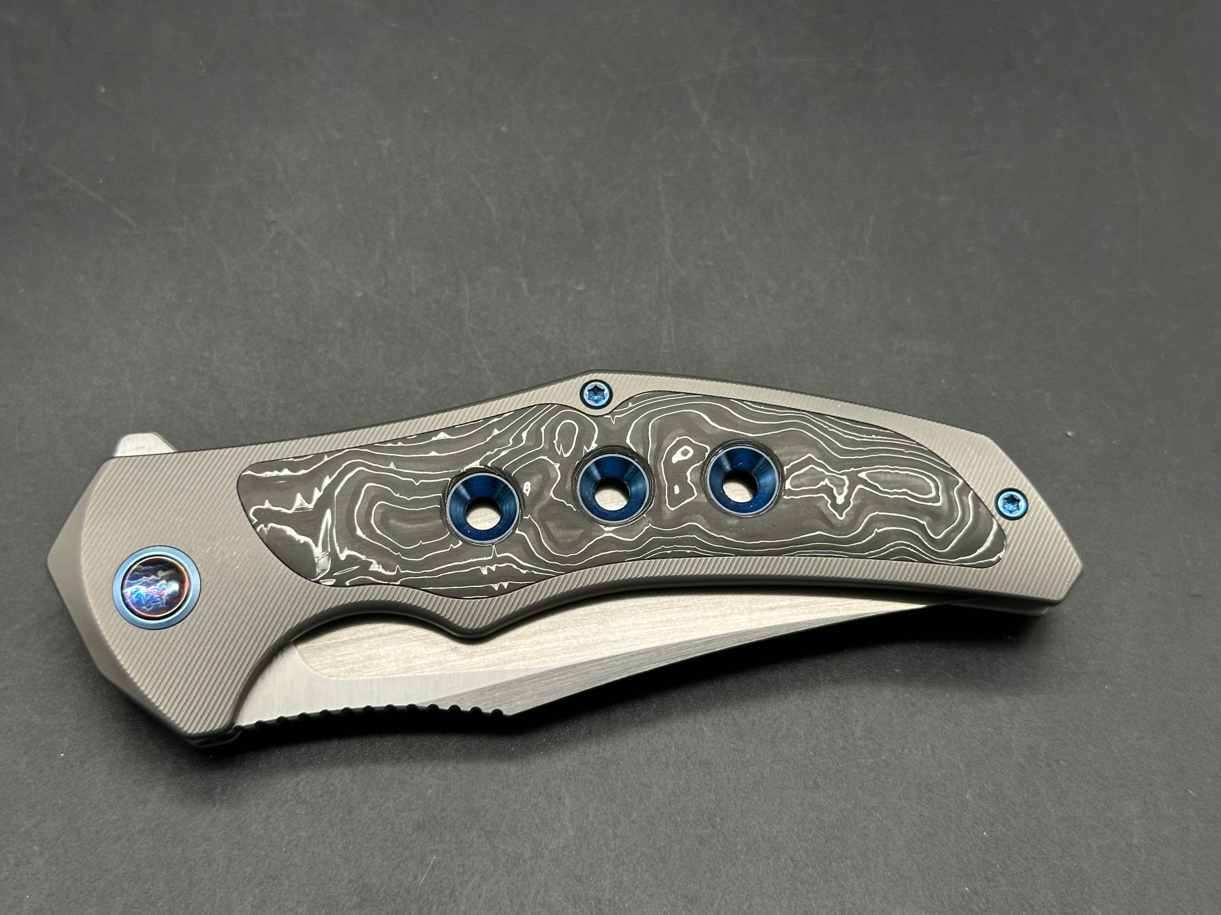 WE KNIFE Magnetron Flipper Knife Titanium & Carbon Fiber Handle (3.76" CPM 20CV Blade)