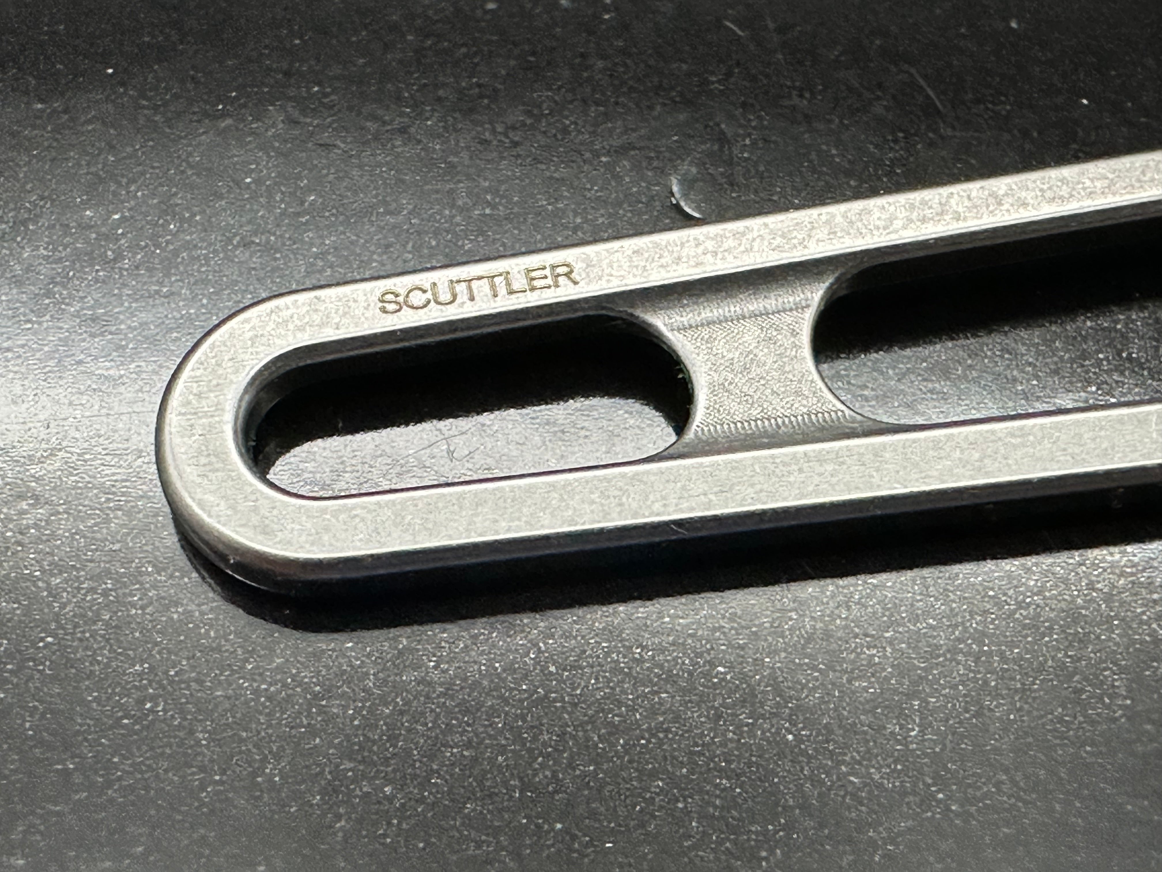 Kizer SCUTTLER Compact D2 Fixed Blade D2 Handle 1058A1 (2.05" Stonewashed)