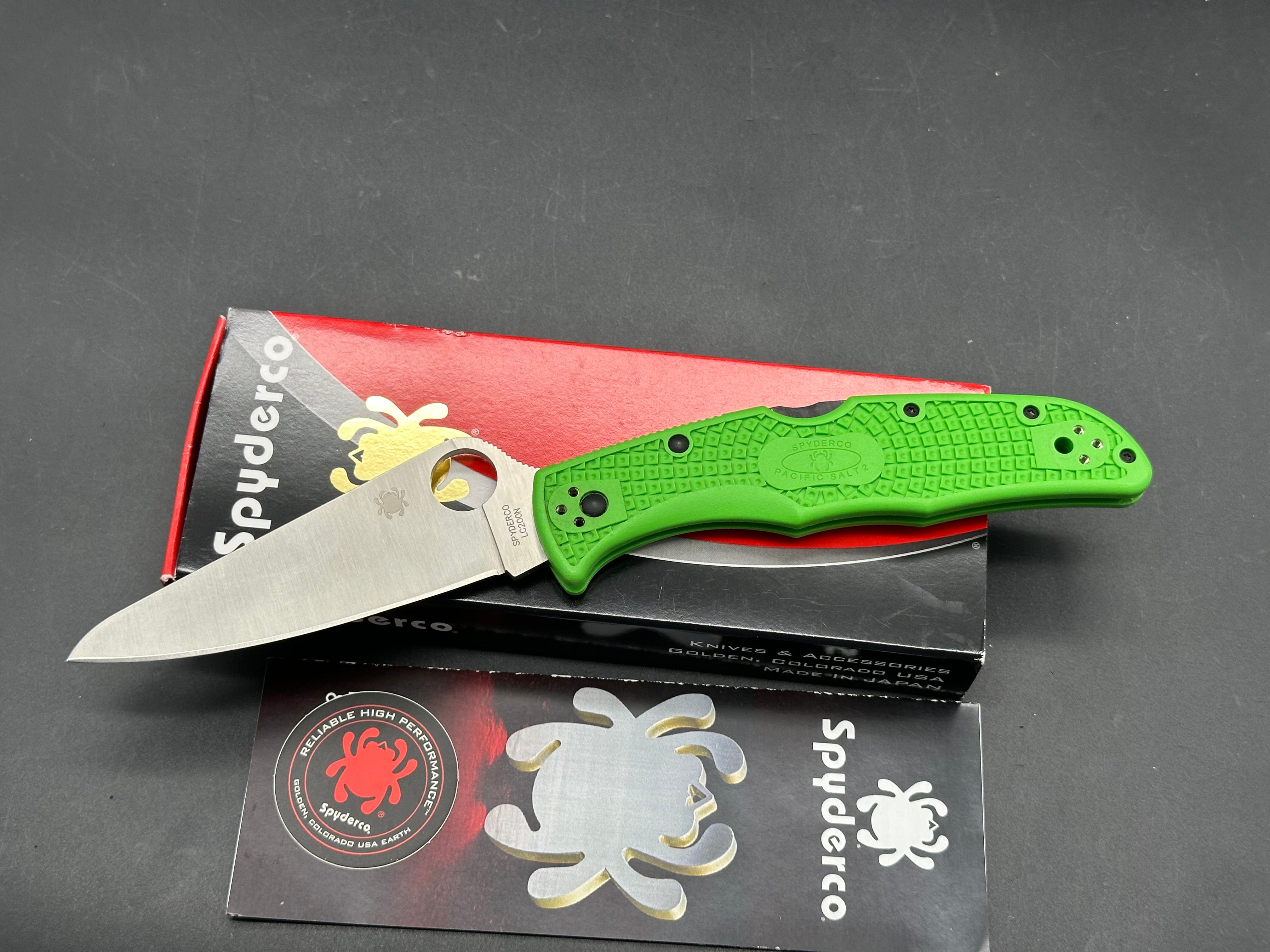 Spyderco Pacific Salt 2 Lockback Knife Green FRN (3.4" Satin LC200N)