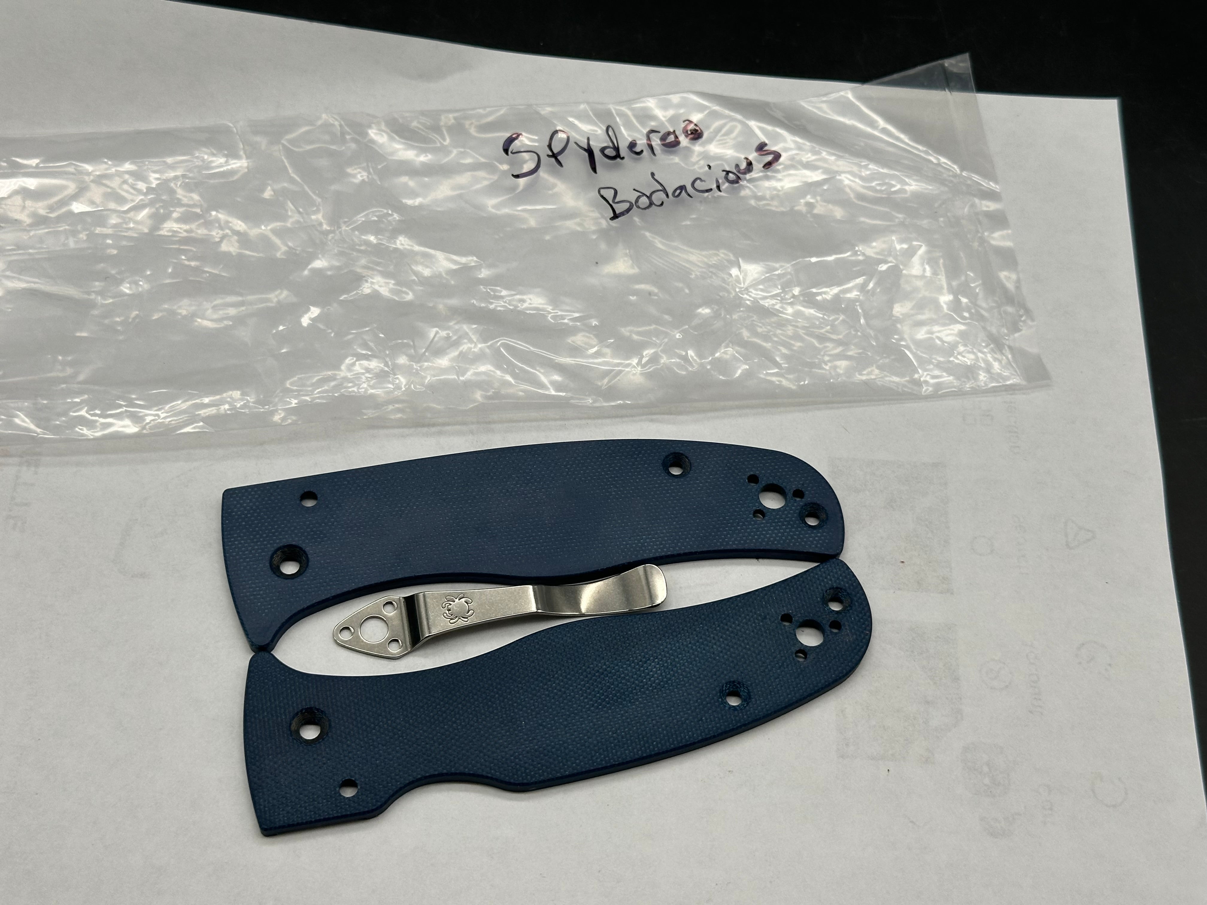 Bundle deal 6 sets of Spyderco scales & clips