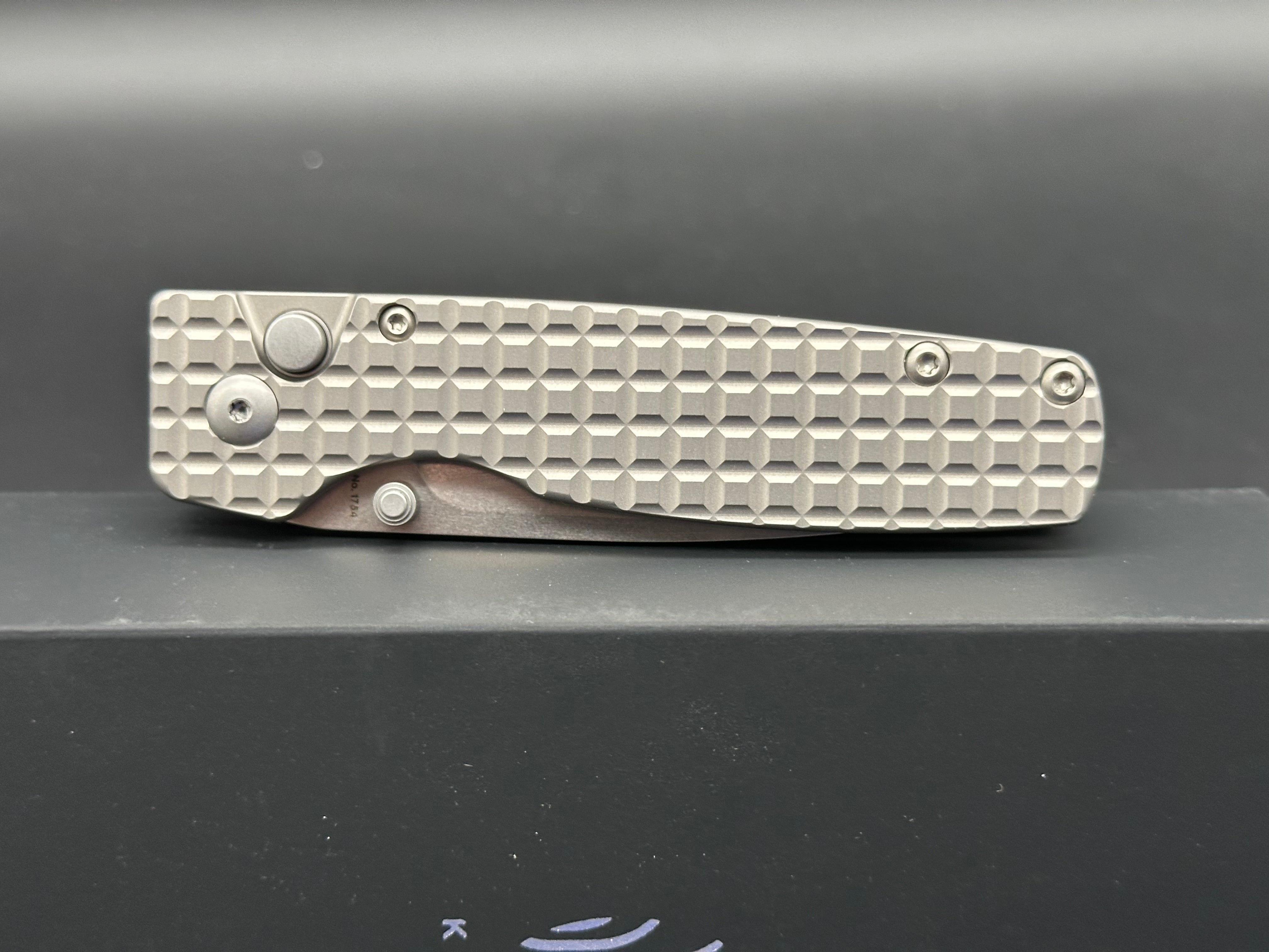 Kizer Original XL, 3.27" S35VN Stonewash Blade with Titanium Frag Handle