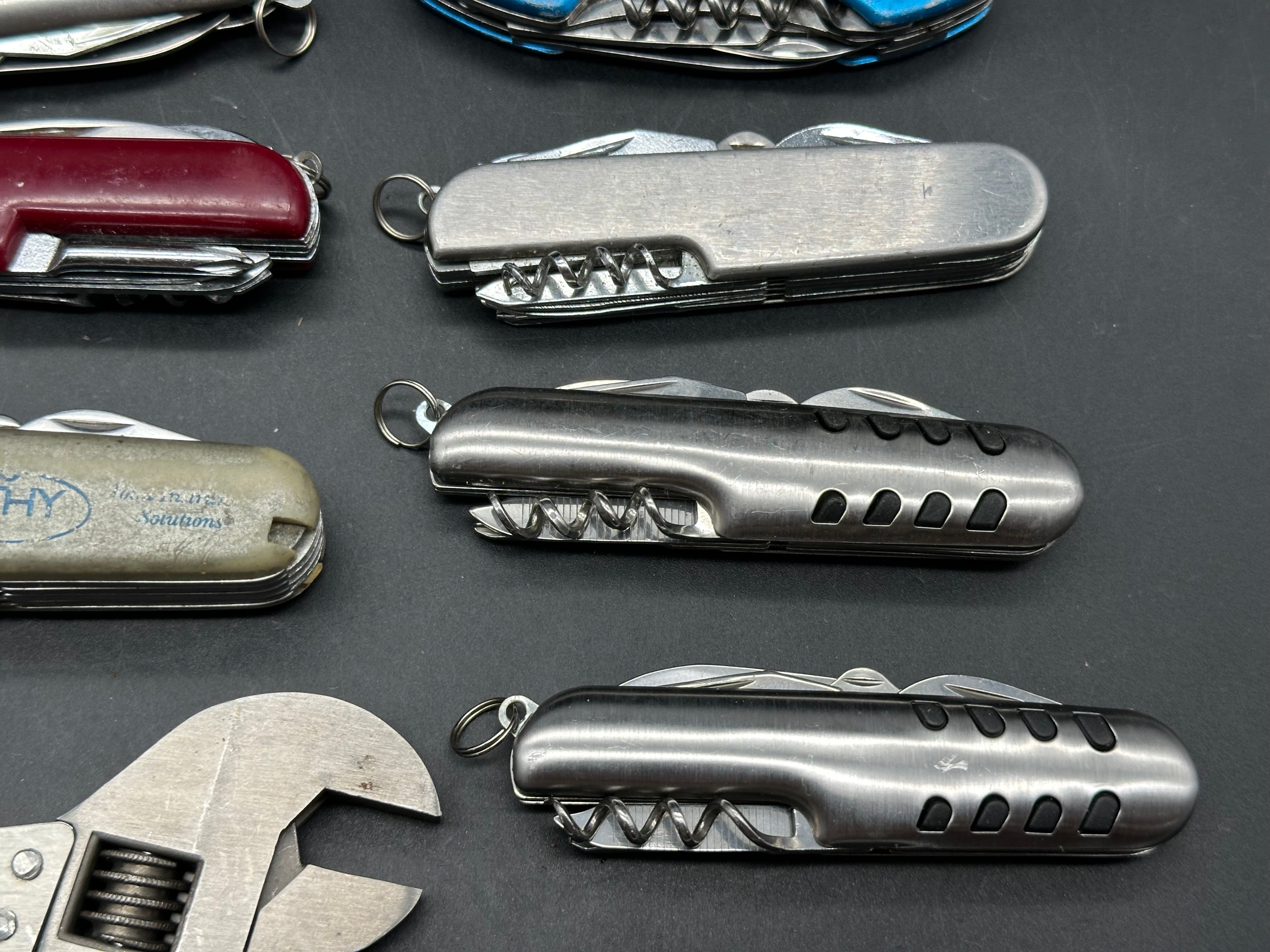 Bundle of 14 multi functional knives