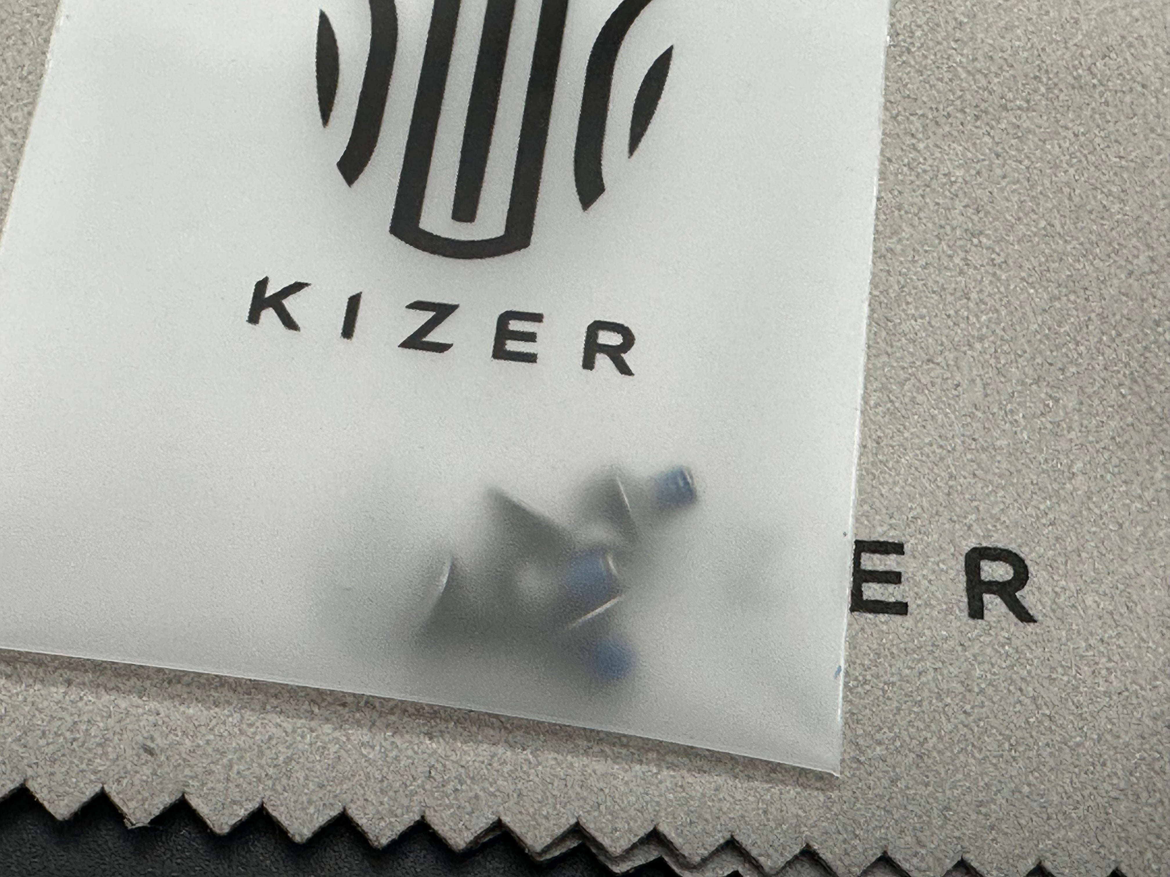 KIZER MASU BLUE CANYON RICHLITE HANDLE 14C28N PLAIN EDGE SATIN FINISH