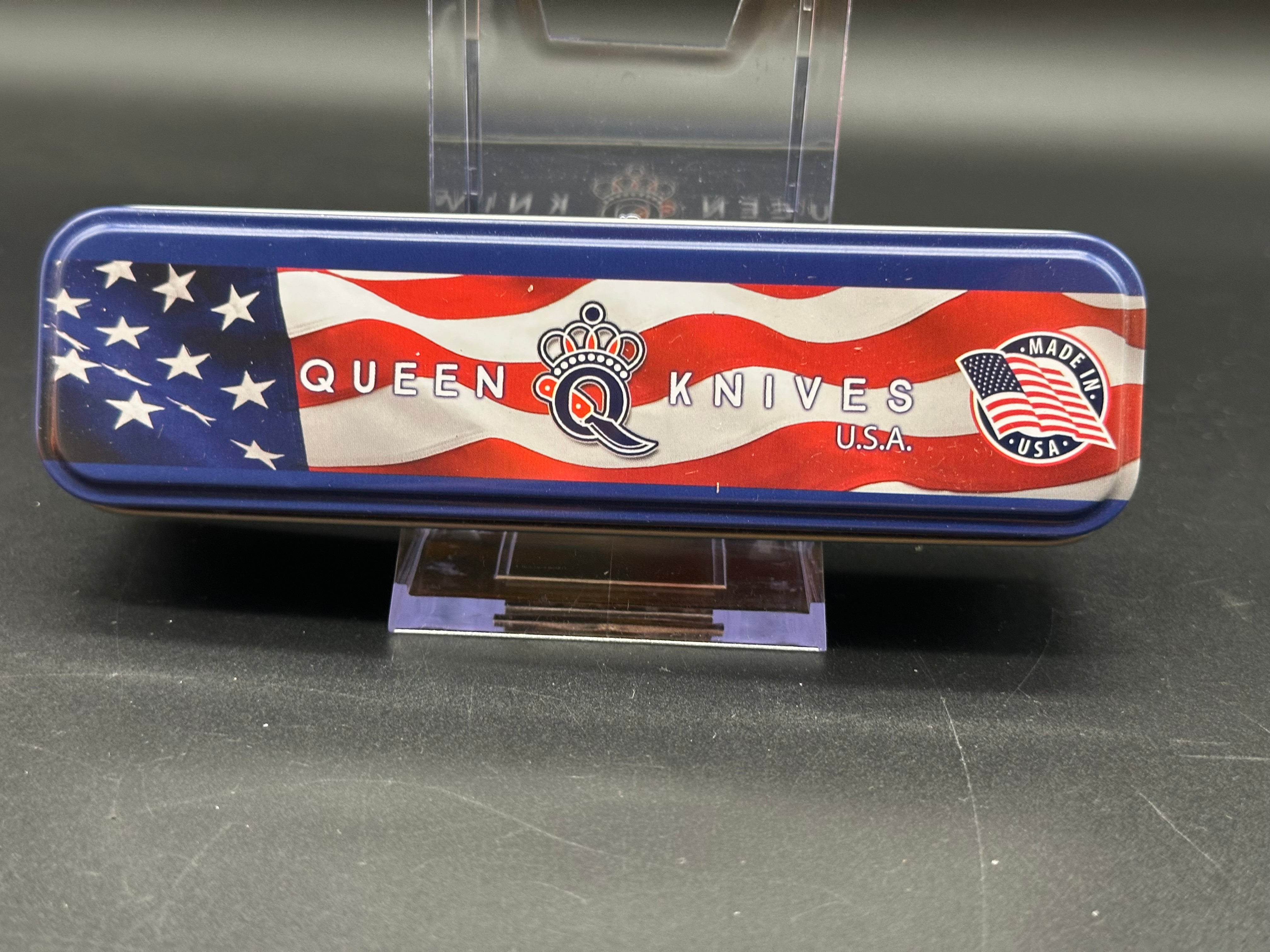 Queen Cutlery USA made. Jumbo Liner lock Trapper (Genuine Stag/ Collector’s Tin) 1095 Carbon steel