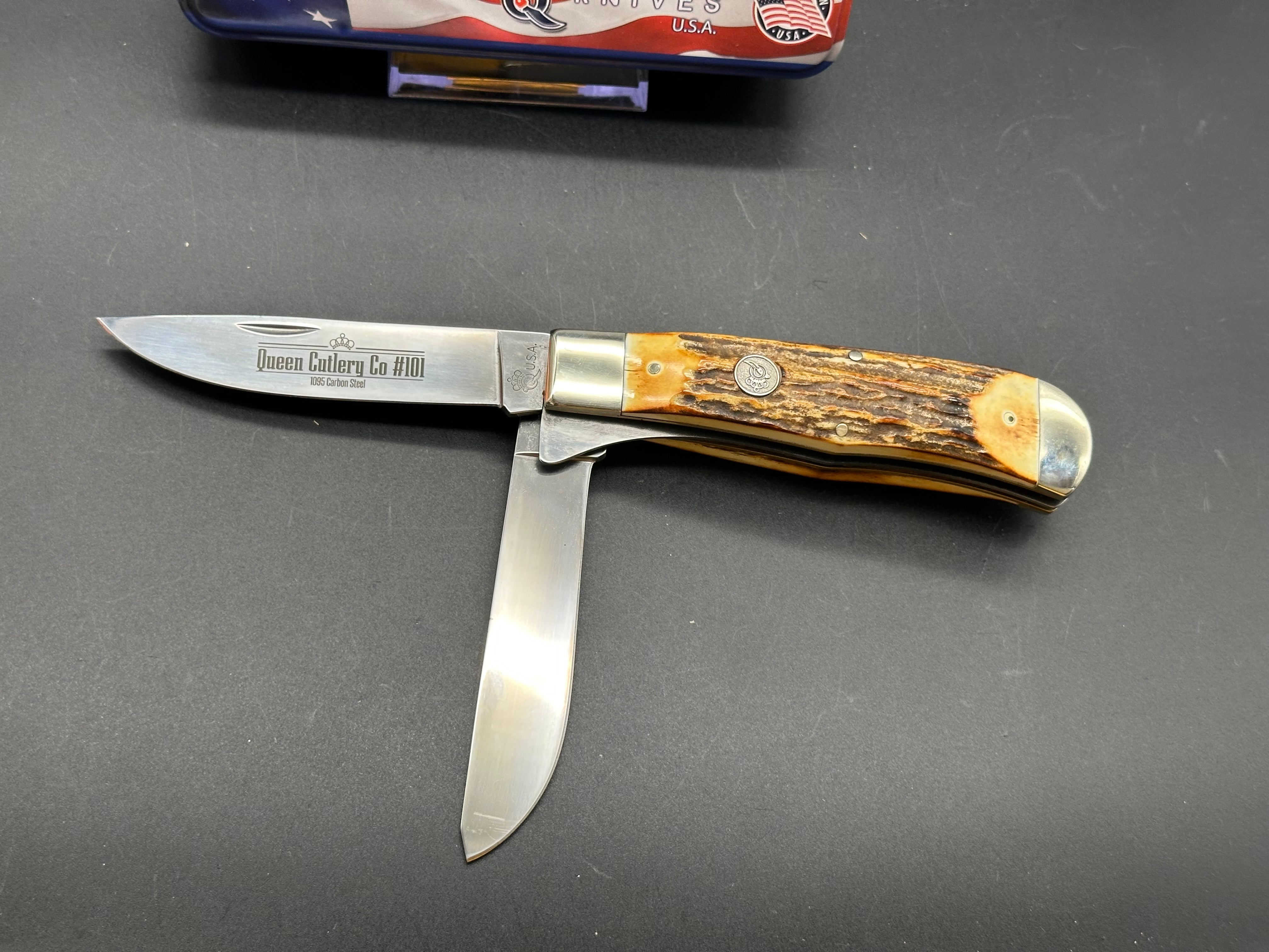 Queen Cutlery USA made. Jumbo Liner lock Trapper (Genuine Stag/ Collector’s Tin) 1095 Carbon steel