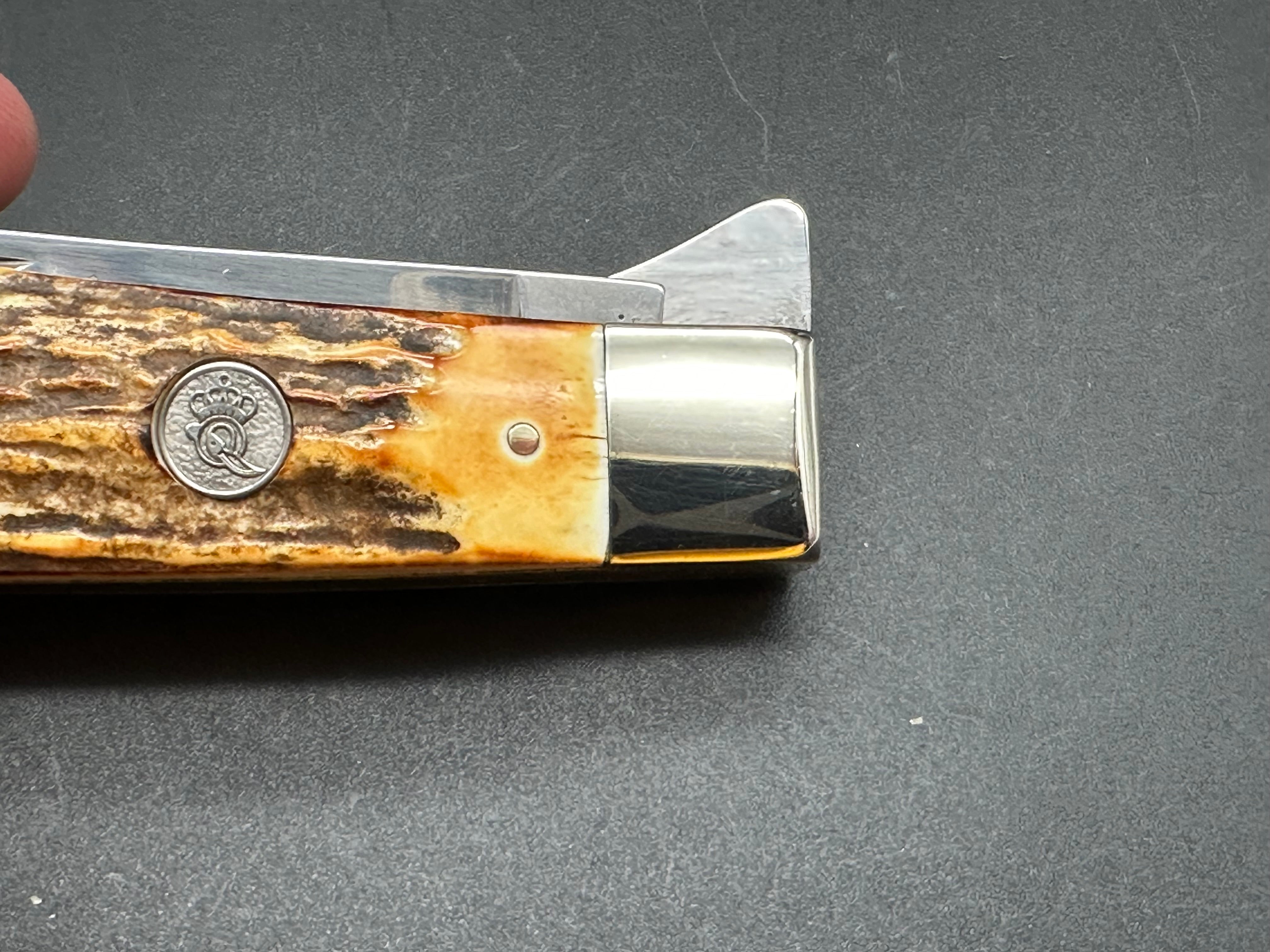 Queen Cutlery USA made. Jumbo Liner lock Trapper (Genuine Stag/ Collector’s Tin) 1095 Carbon steel