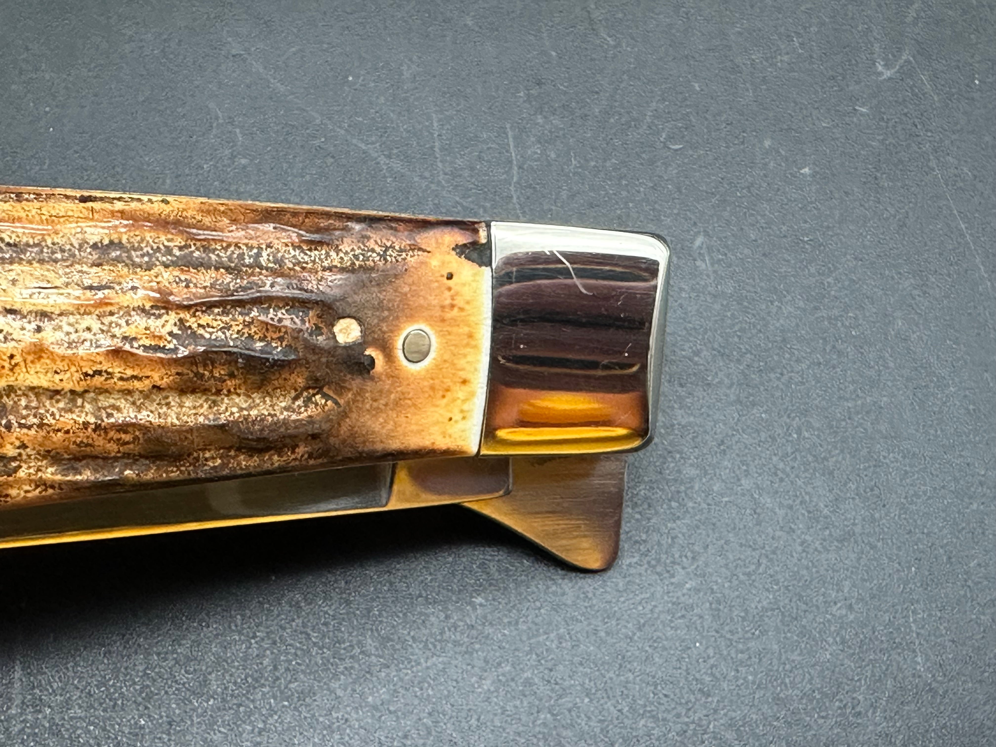 Queen Cutlery USA made. Jumbo Liner lock Trapper (Genuine Stag/ Collector’s Tin) 1095 Carbon steel