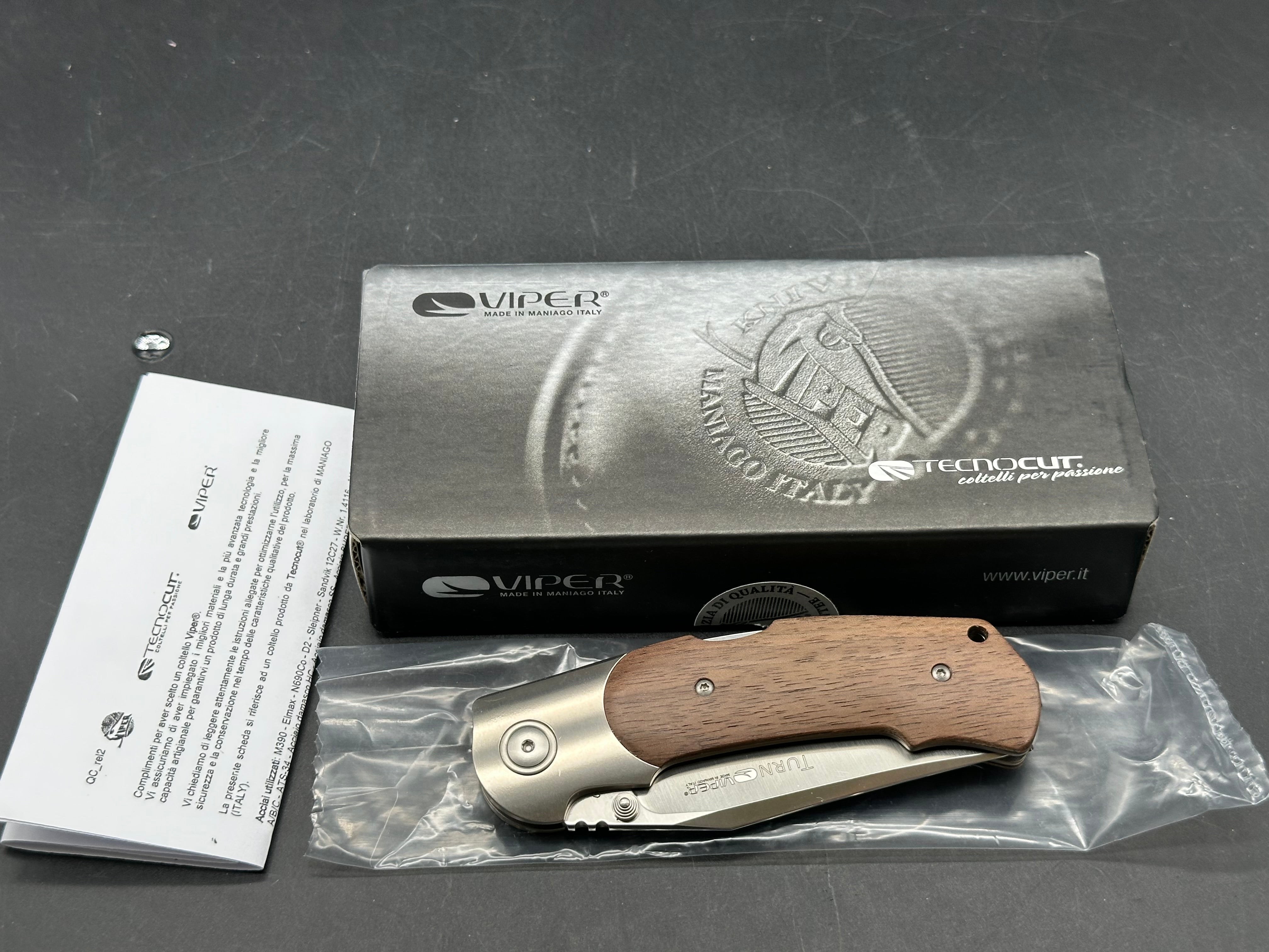 Viper Turn Walnut/Ti Handle, 3.23" M390 Blade
