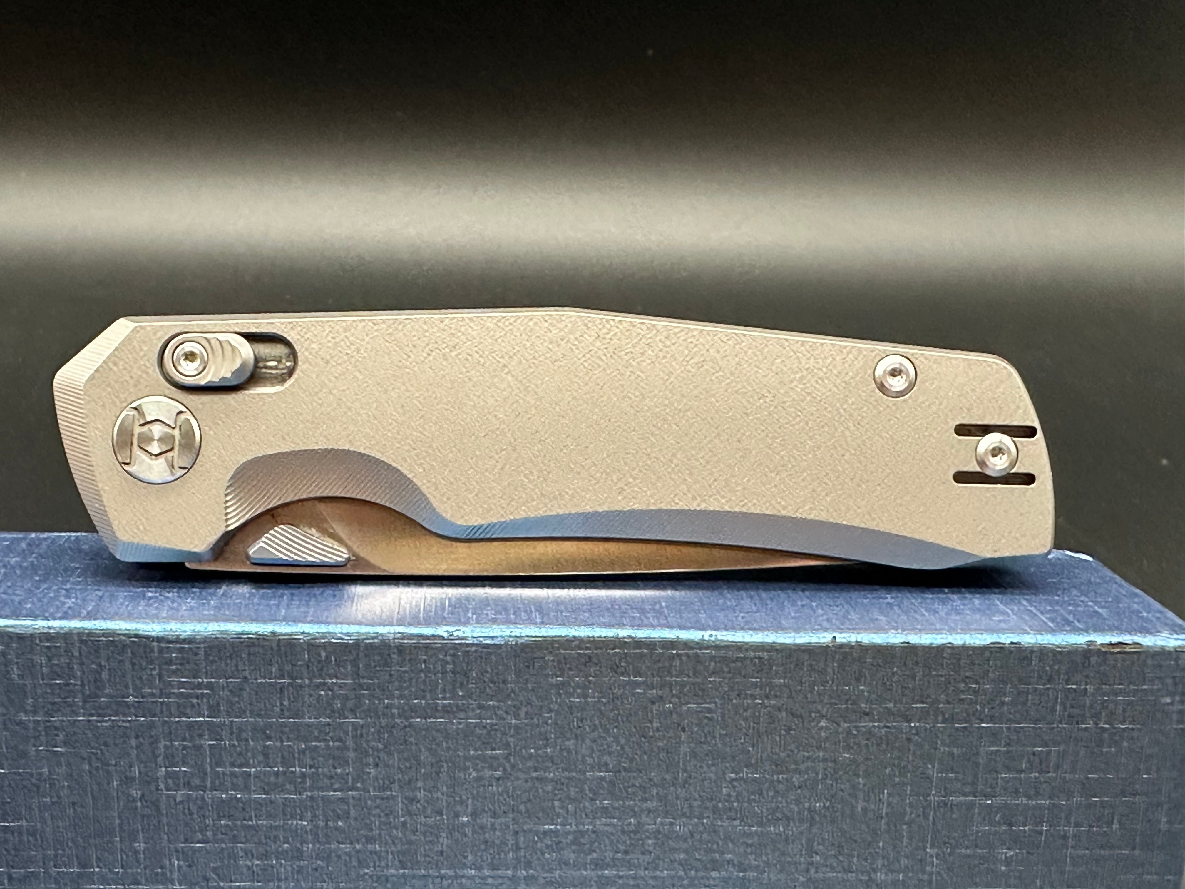 KUNWU X-TAO FOLDING KNIFE HANDLE ELMAX PLAIN EDGE SATIN FINISH