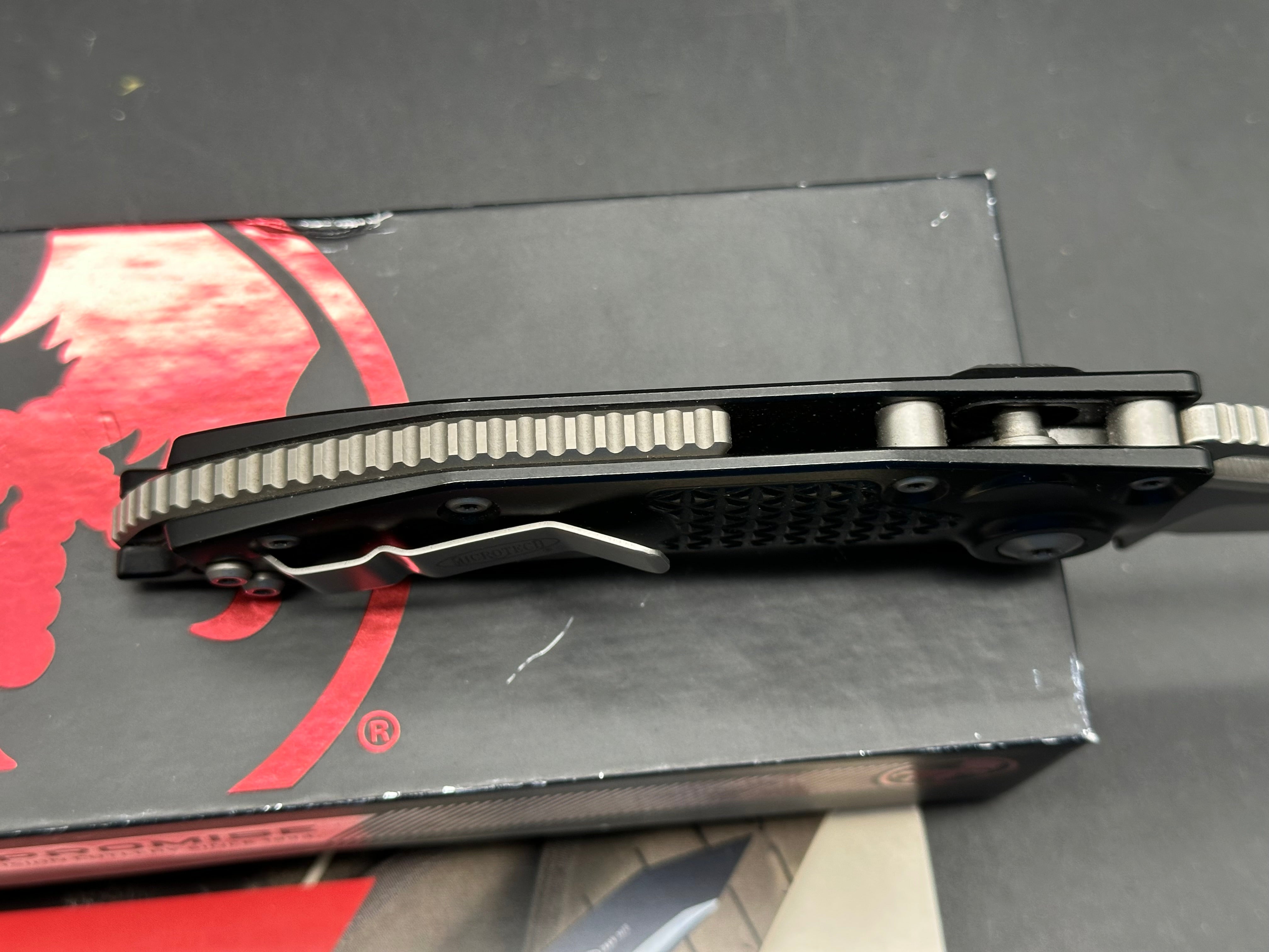 Microtech Stitch A S/E Stonewash Standard 169-10 Standard Stitch automatic with plain edge stonewash 204P blade