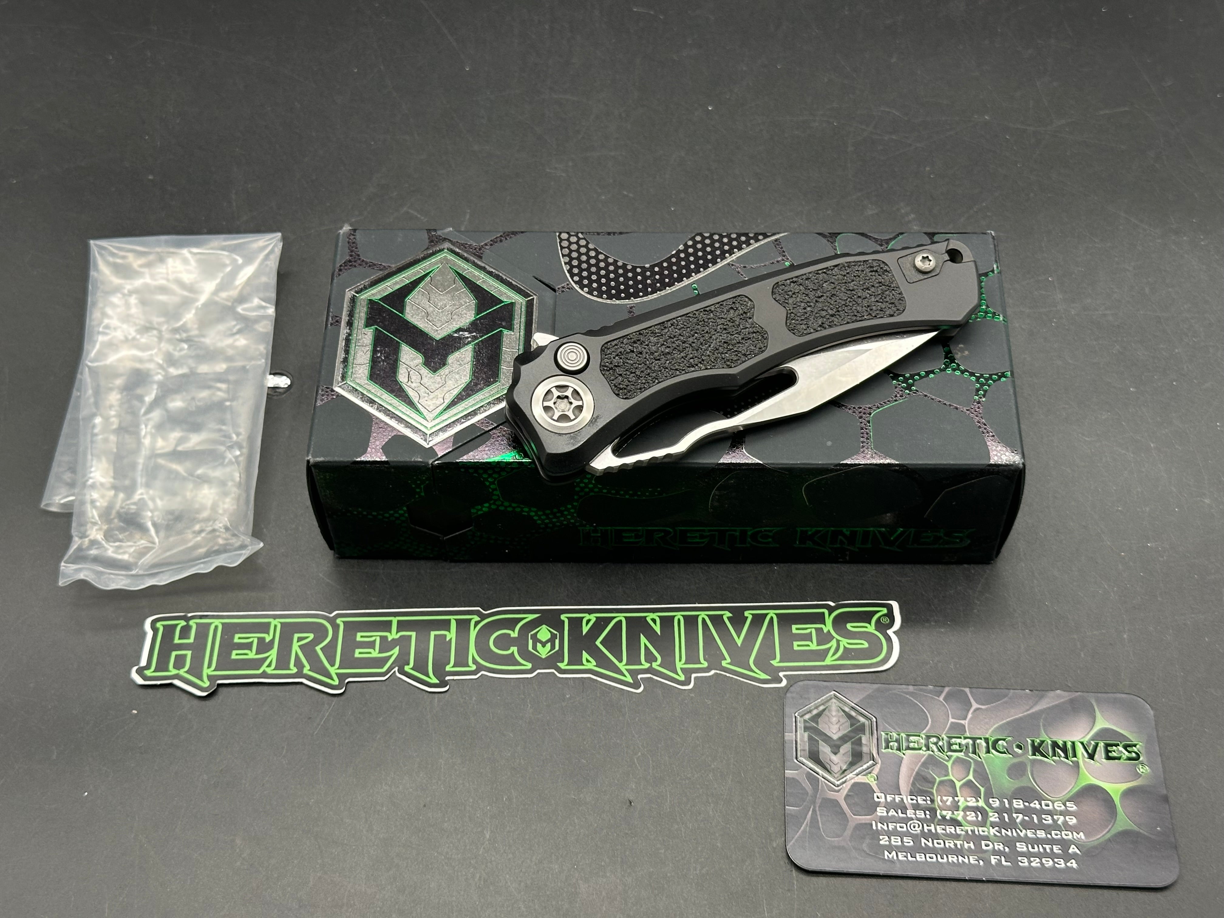 Heretic Wraith V4 Manual, 3.625" MagnaCut Stonewash Blade with Black 6061 Anodized Aluminum Scales