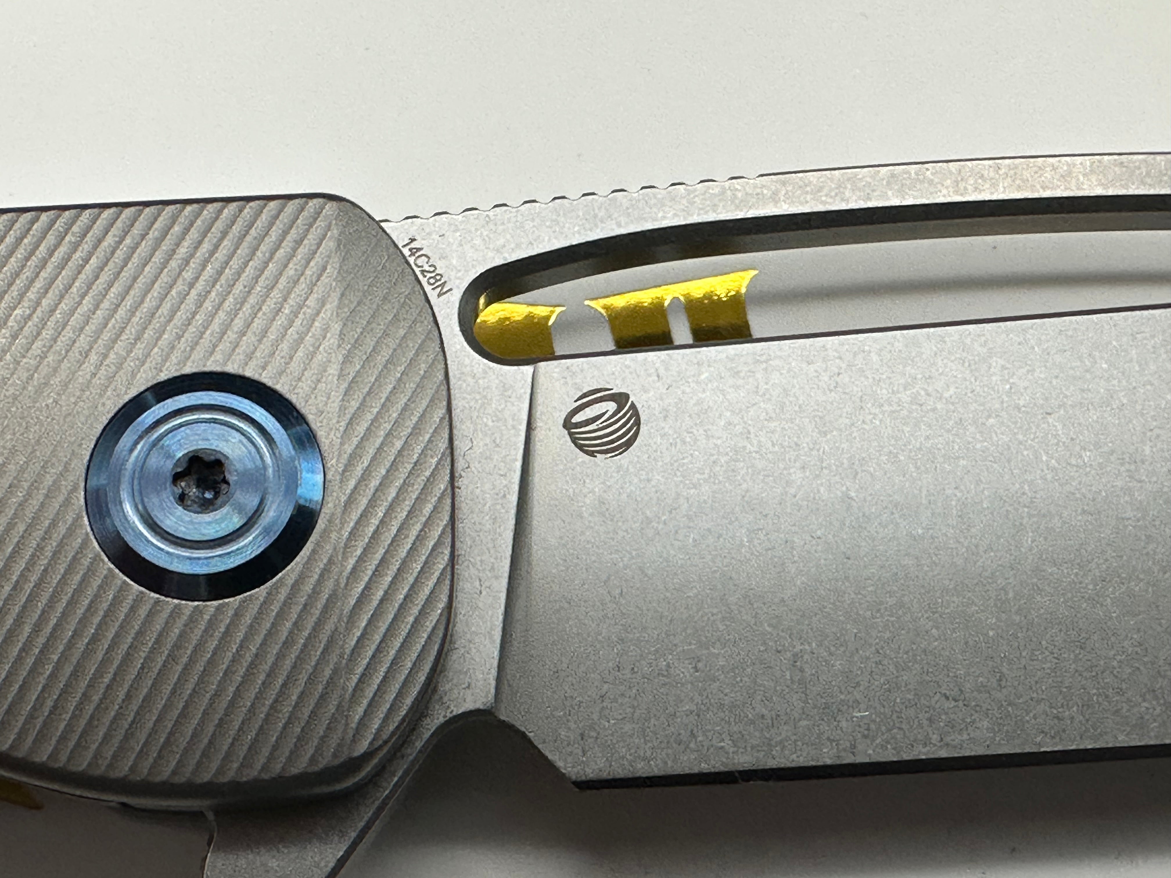 KUBEY SUPERCELL GREY TITANIUM HANDLE 14C28N PLAIN EDGE