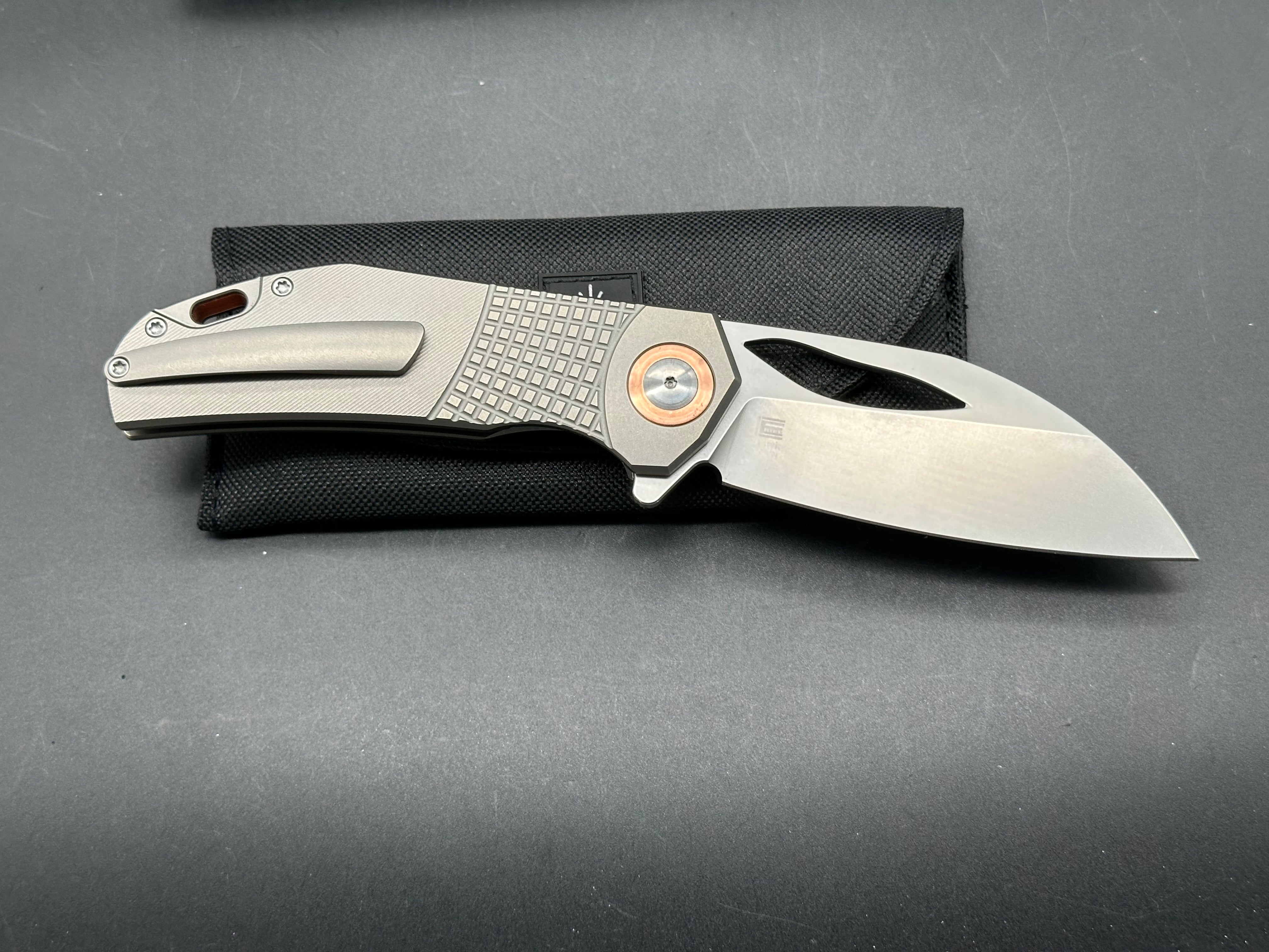 KIZER HAWK LINER LOCK FOLDING KNIFE TITANIUM HANDLE S45VN