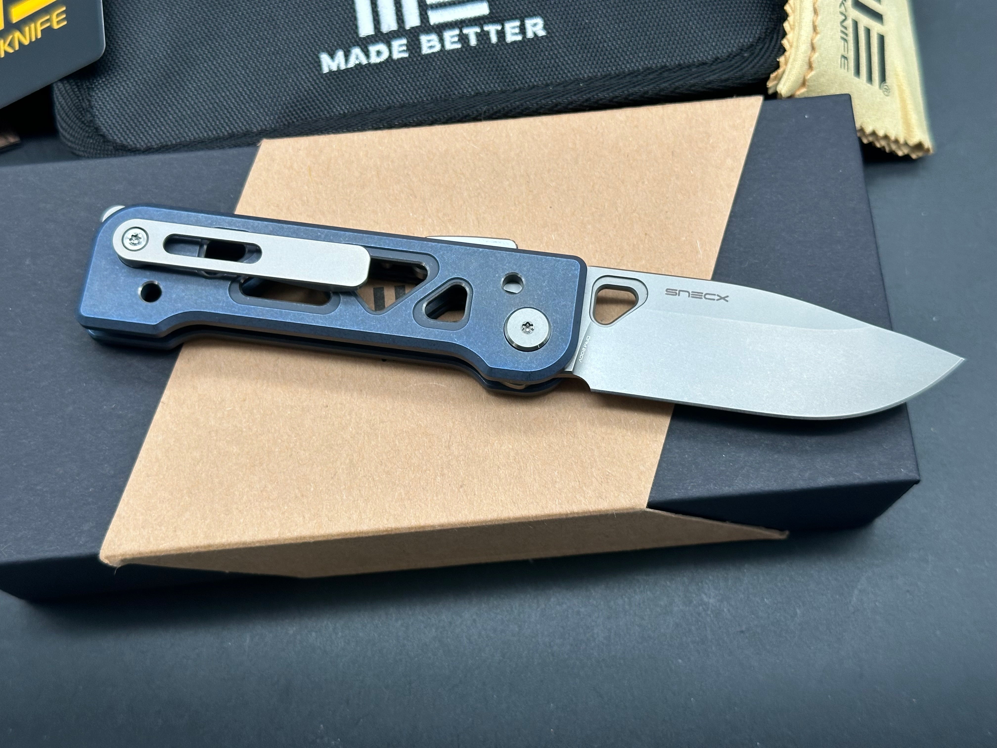 WE TYRO BLUE TITANIUM HANDLE 20CV PLAIN EDGE