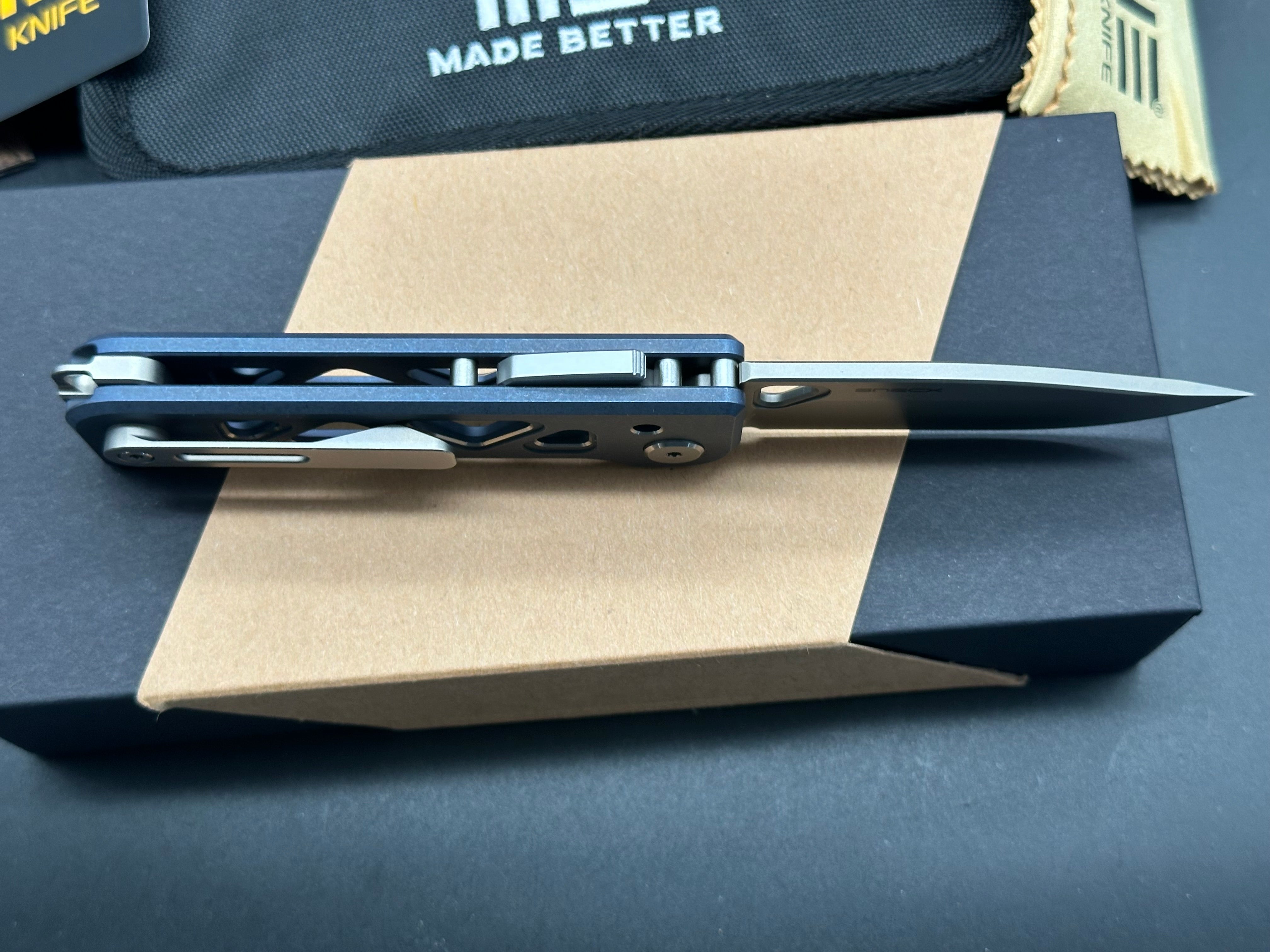 WE TYRO BLUE TITANIUM HANDLE 20CV PLAIN EDGE