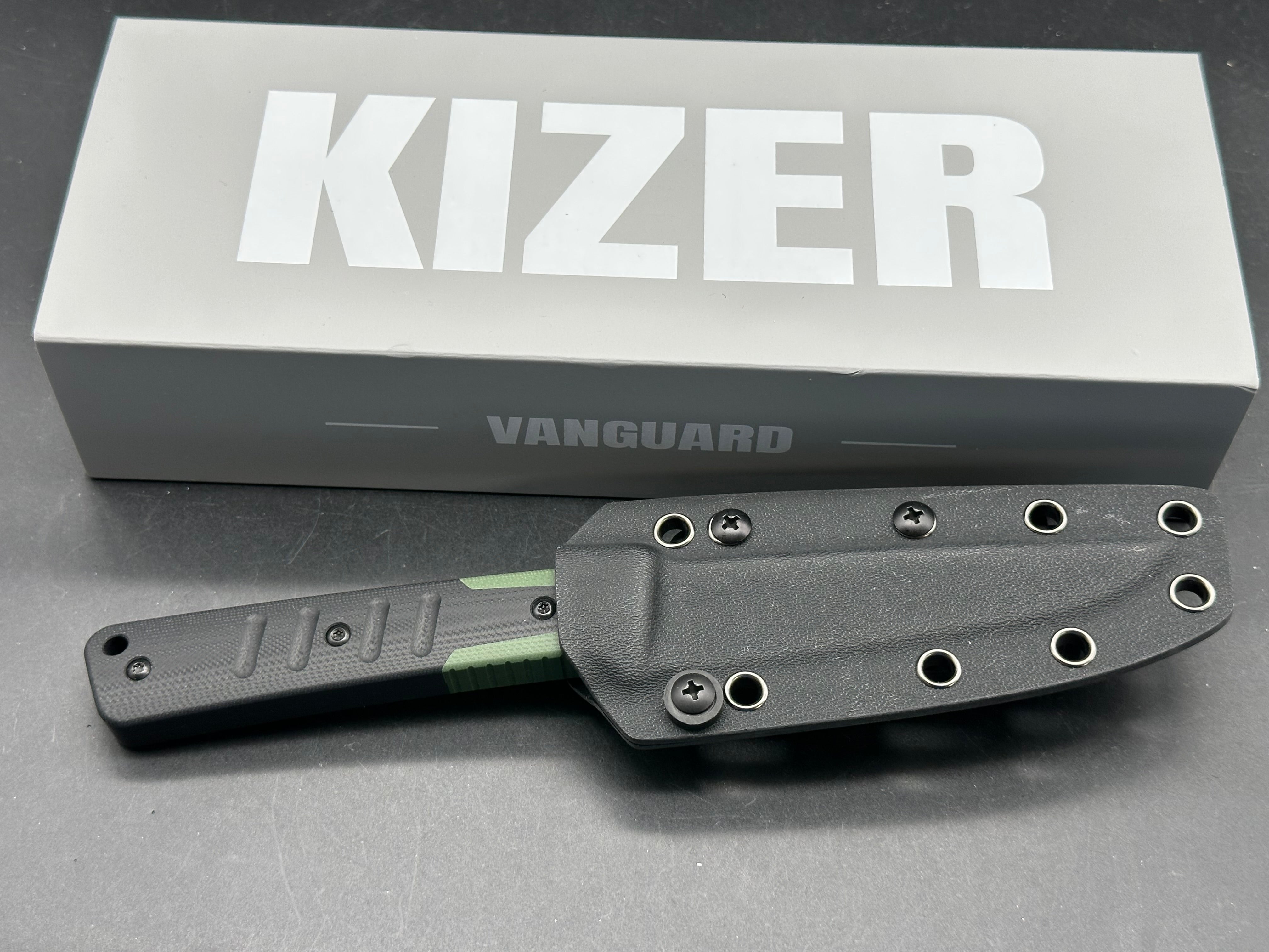 KIZER AREA EIGHT FIXED BLADE KNIFE GREEN/BLACK G10 HANDLE AEB-L DROP POINT