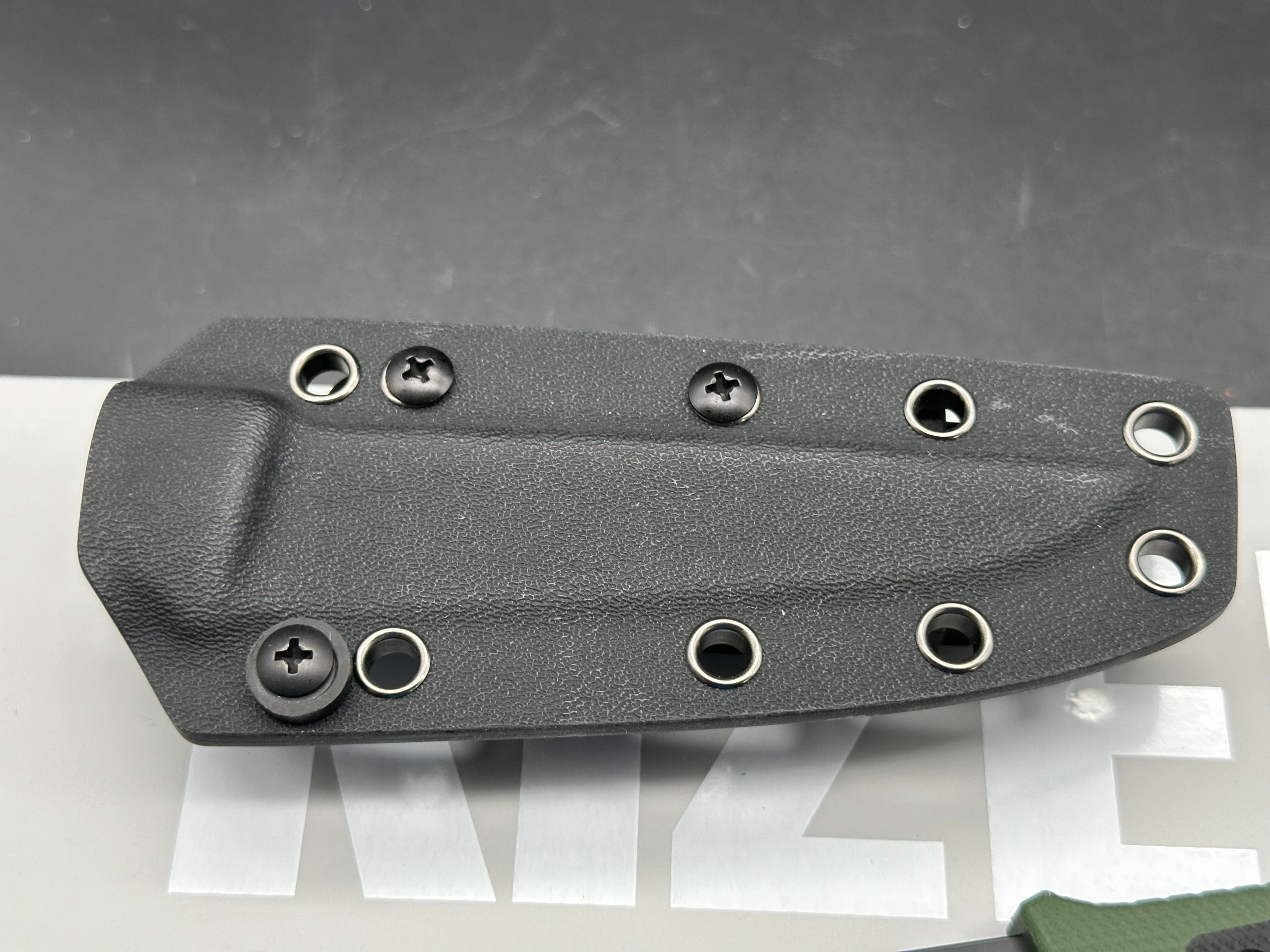 KIZER AREA EIGHT FIXED BLADE KNIFE GREEN/BLACK G10 HANDLE AEB-L DROP POINT