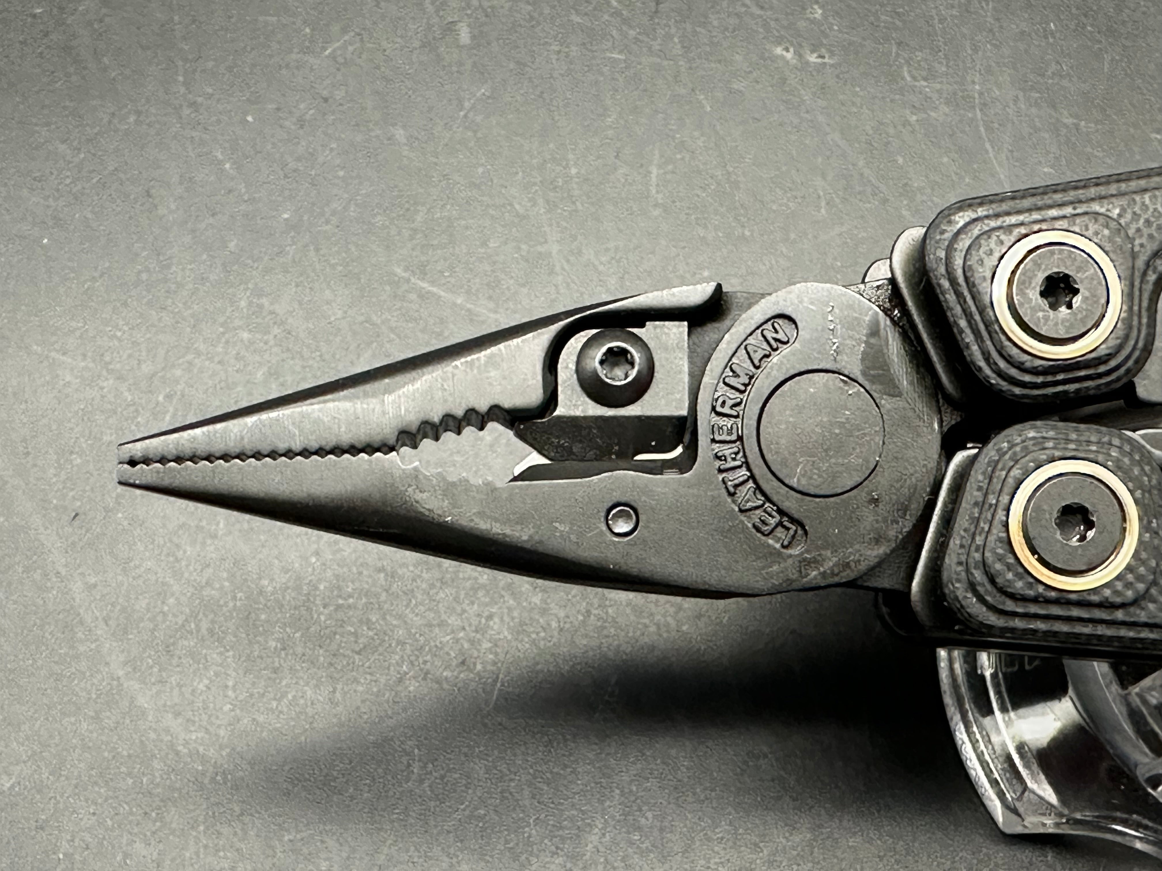 Leatherman Wave Alpha Obsidian 17-in-1 Multi-Tool, Black G-10 Handles, CM-Magnacut Blade