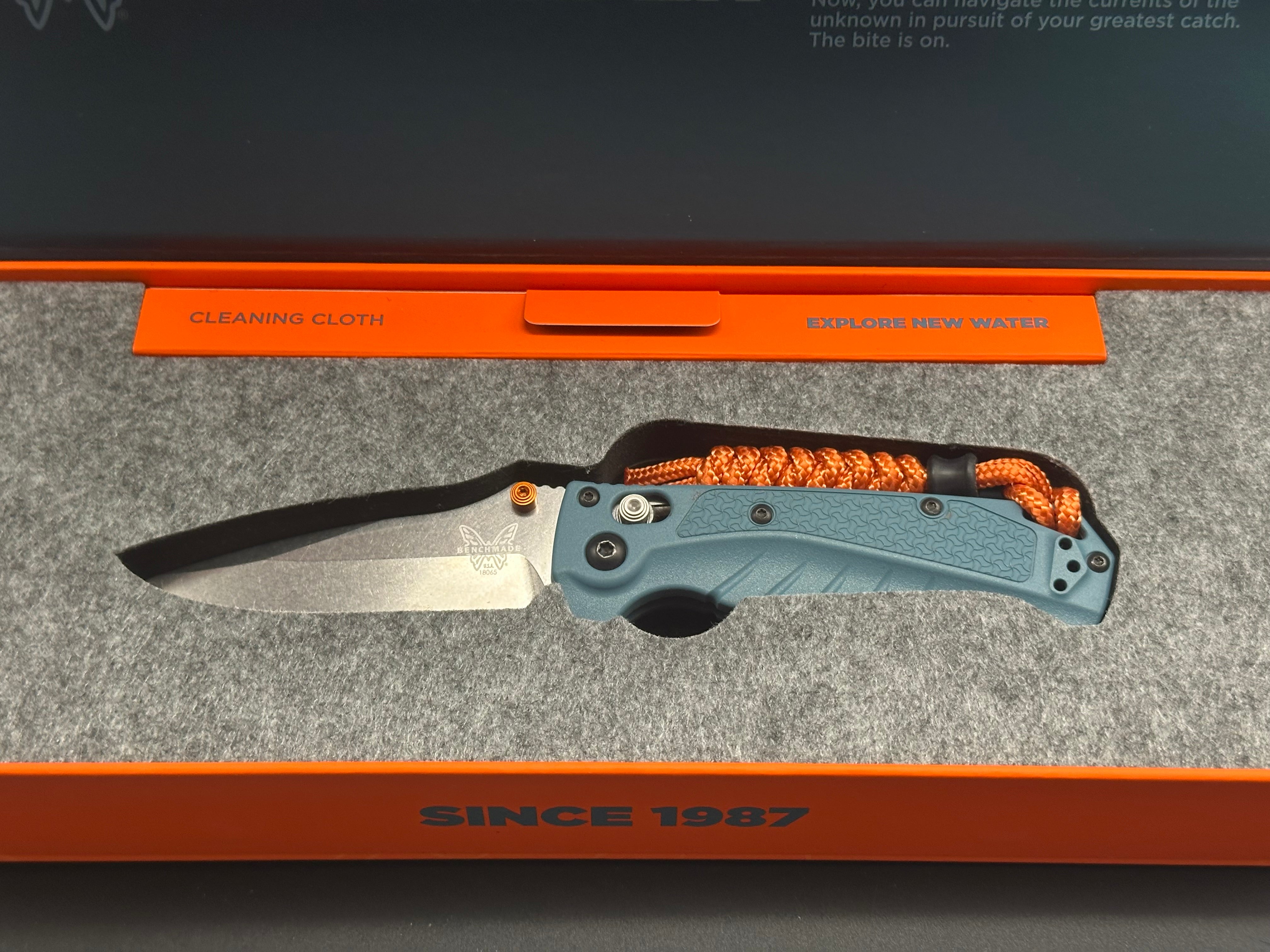 Benchmade Mini Adira MagnaCut AXIS Lock Knife Blue Grivory (3.2" SW)