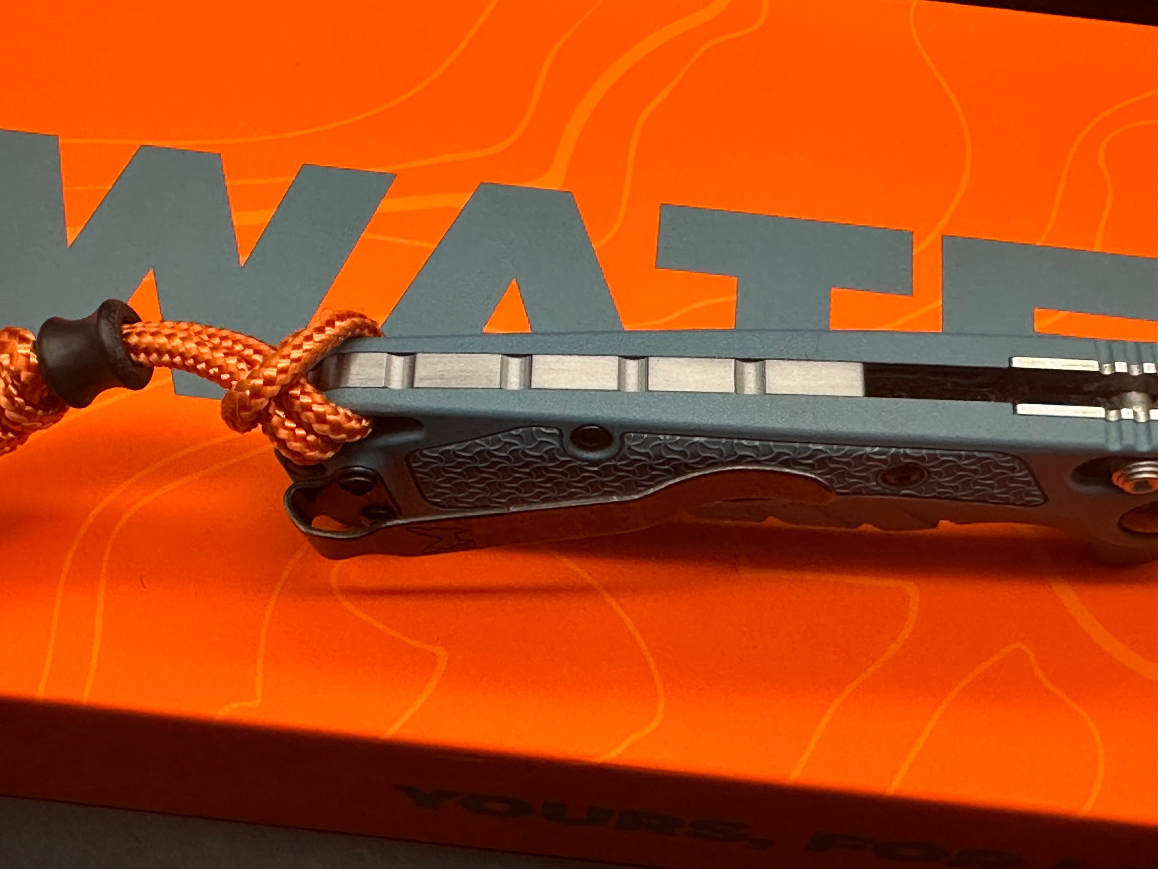 Benchmade Mini Adira MagnaCut AXIS Lock Knife Blue Grivory (3.2" SW)