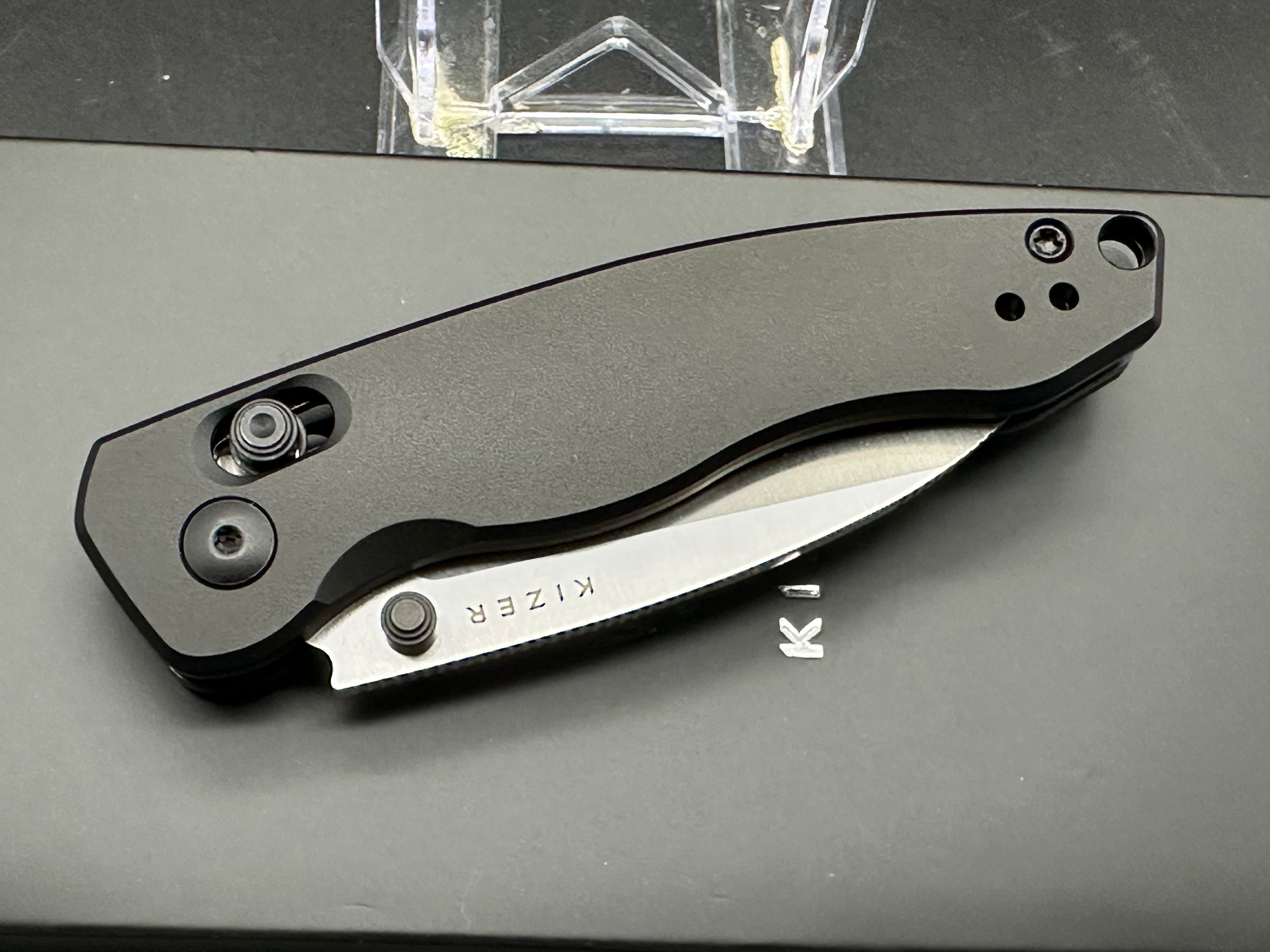 KIZER EXIST CLUTCH LOCK BLACK ALUMINUM HANDLE 154CM BLADE