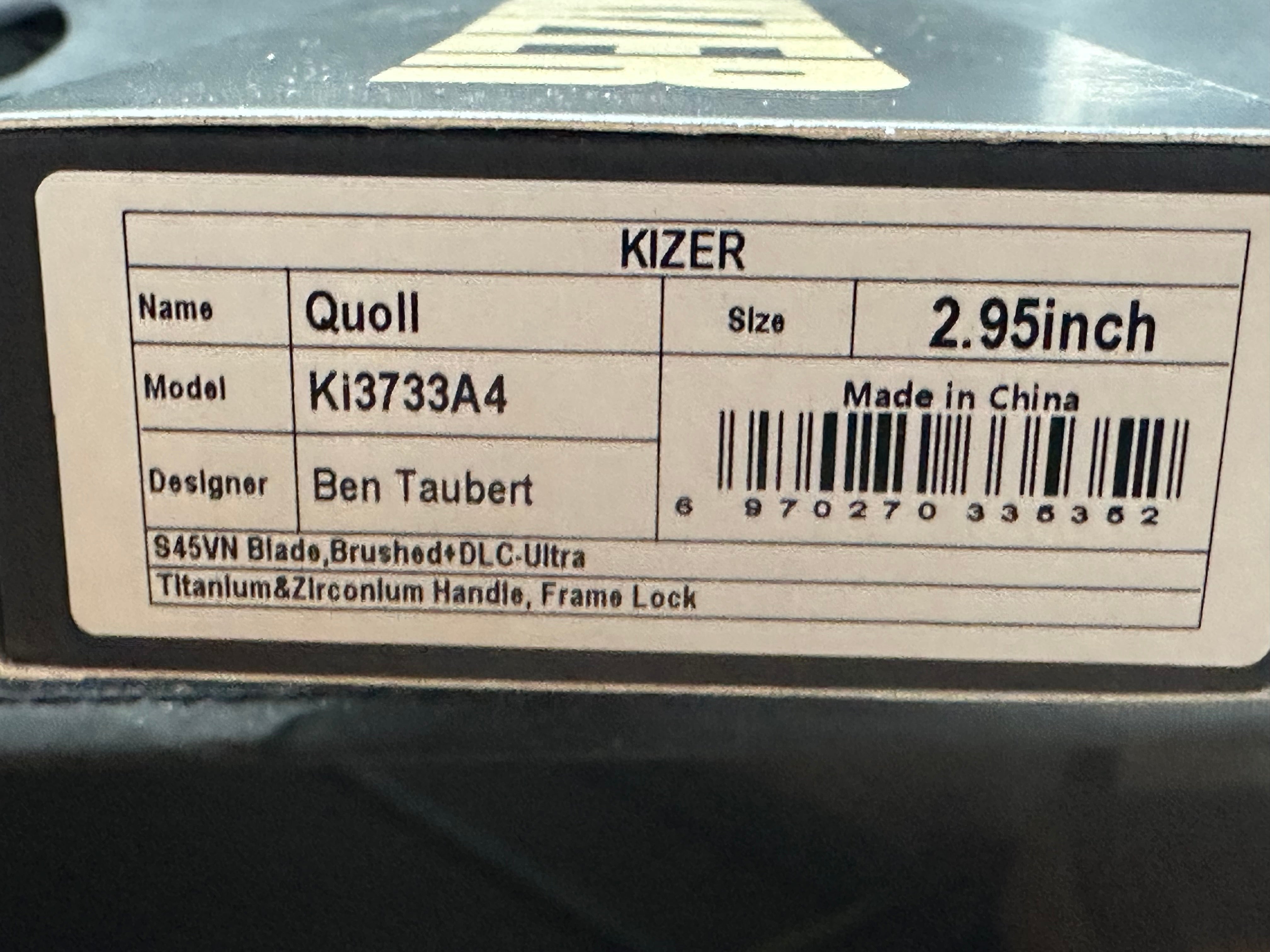 KIZER QUOLL GOLD/BLACK TITANIUM/ZIRCONIUM HANDLE S45VN DROP POINT PLAIN BLACK BLADE