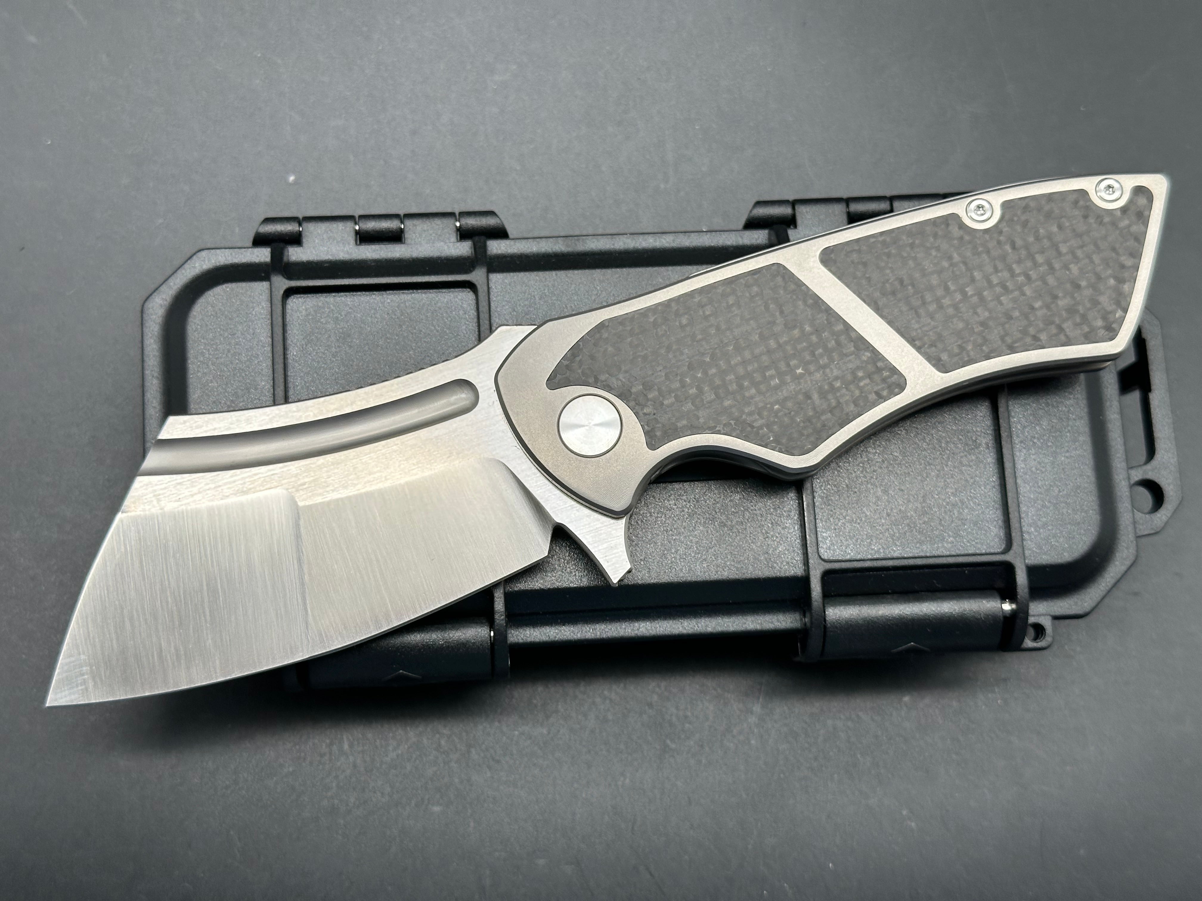 TUYA HELLFIRE MINI FOLDING KNIFE TITANIUM/CARBON FIBER HANDLE S90V PLAIN EDGE