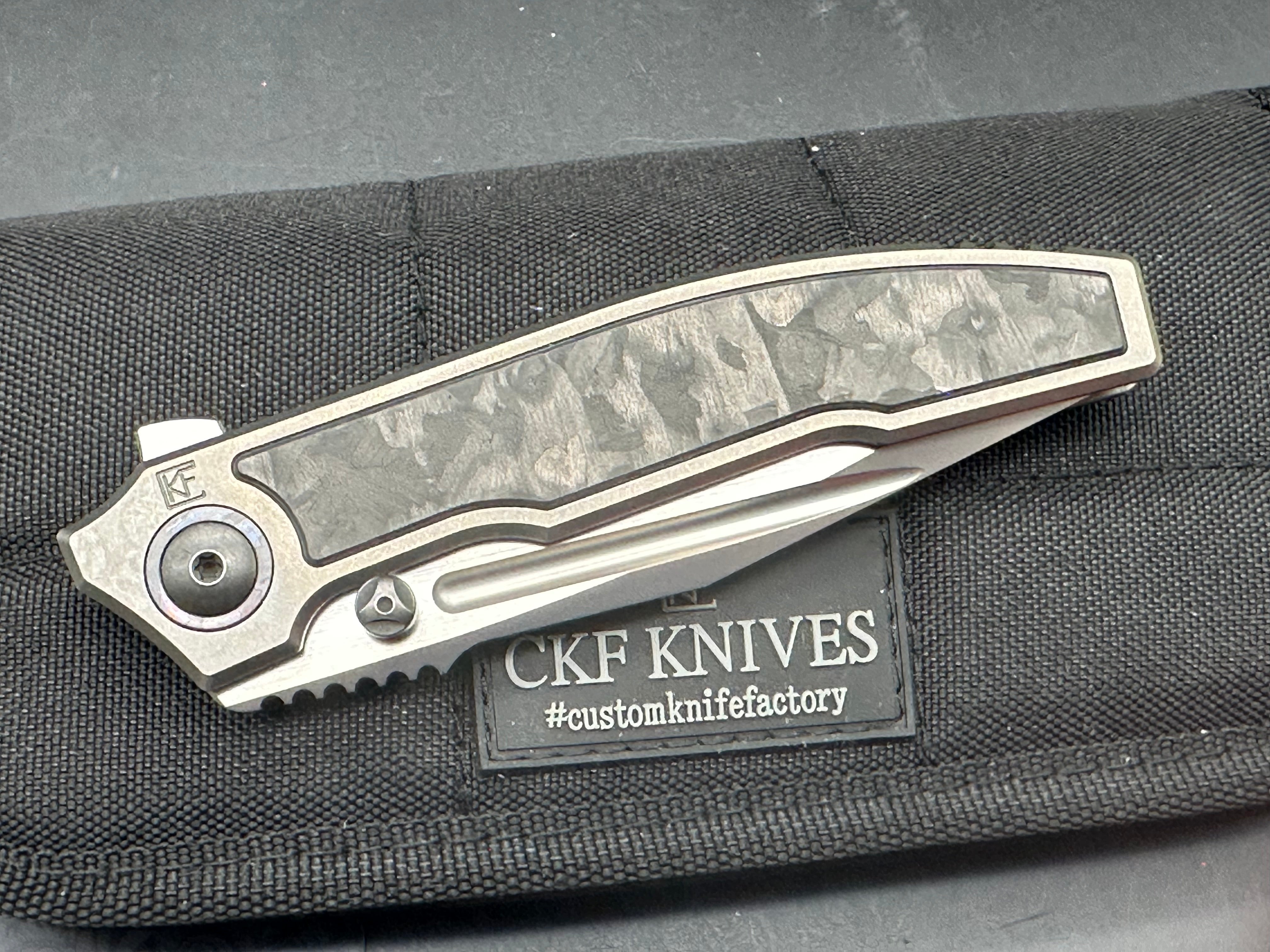 CKF Snafu 4.0 Medium #147, Blasted Hollow Ground M398 Blade with Satin Flats,Integral Titanium Handles with Carbon Fiber Inlays