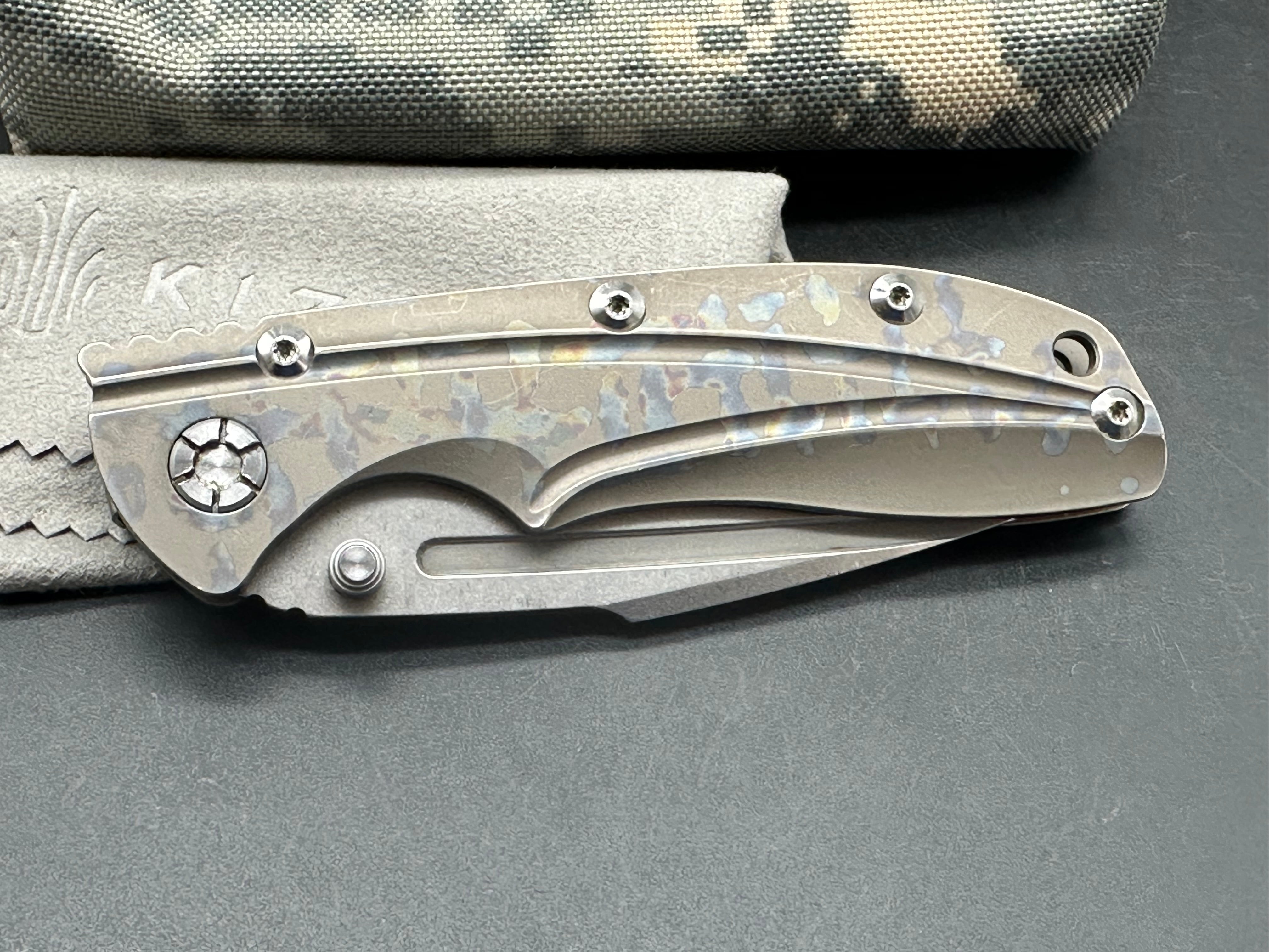 Kizer Cutlery Bolt Folding Knife 3.48" S35VN Stonewashed Blade, Bronze Rainbow Titanium Handle