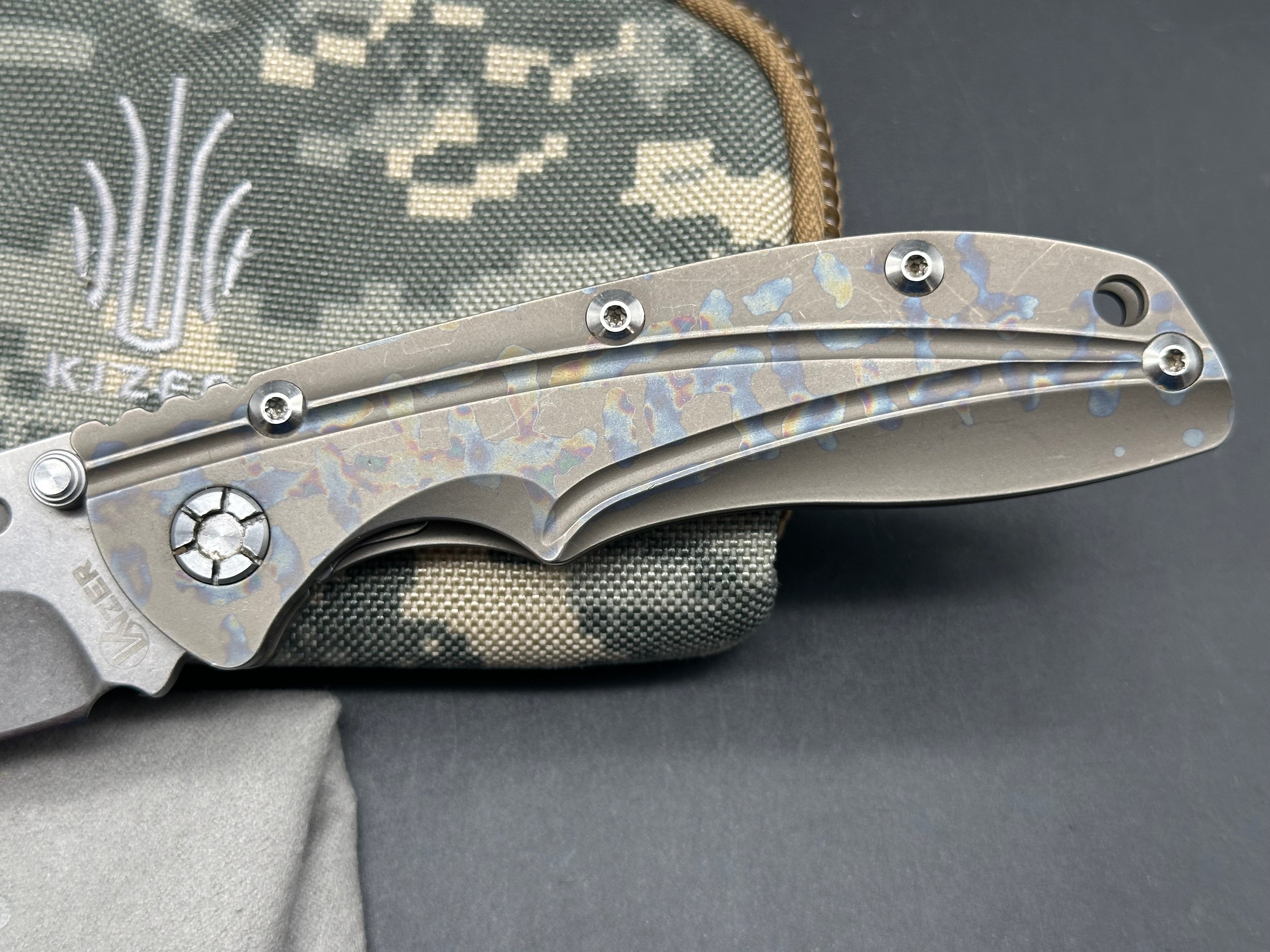 Kizer Cutlery Bolt Folding Knife 3.48" S35VN Stonewashed Blade, Bronze Rainbow Titanium Handle