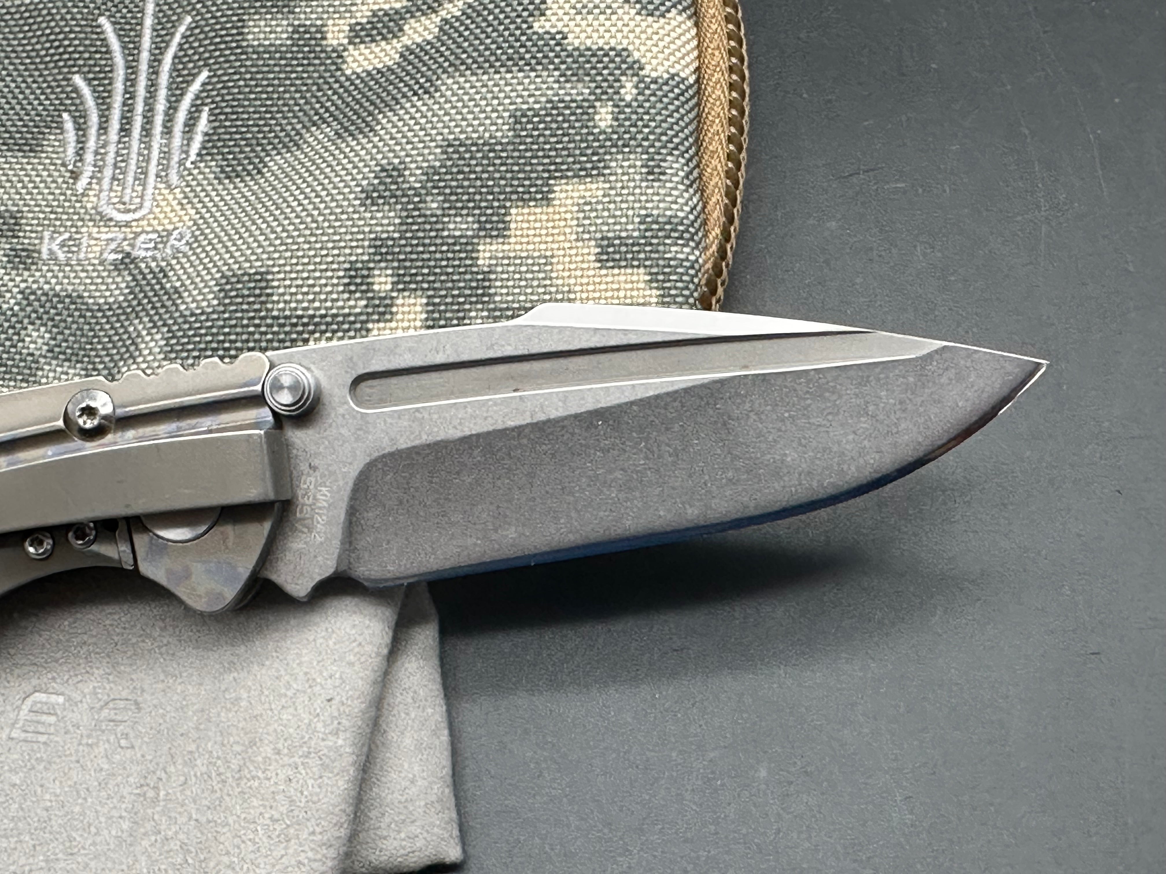Kizer Cutlery Bolt Folding Knife 3.48" S35VN Stonewashed Blade, Bronze Rainbow Titanium Handle