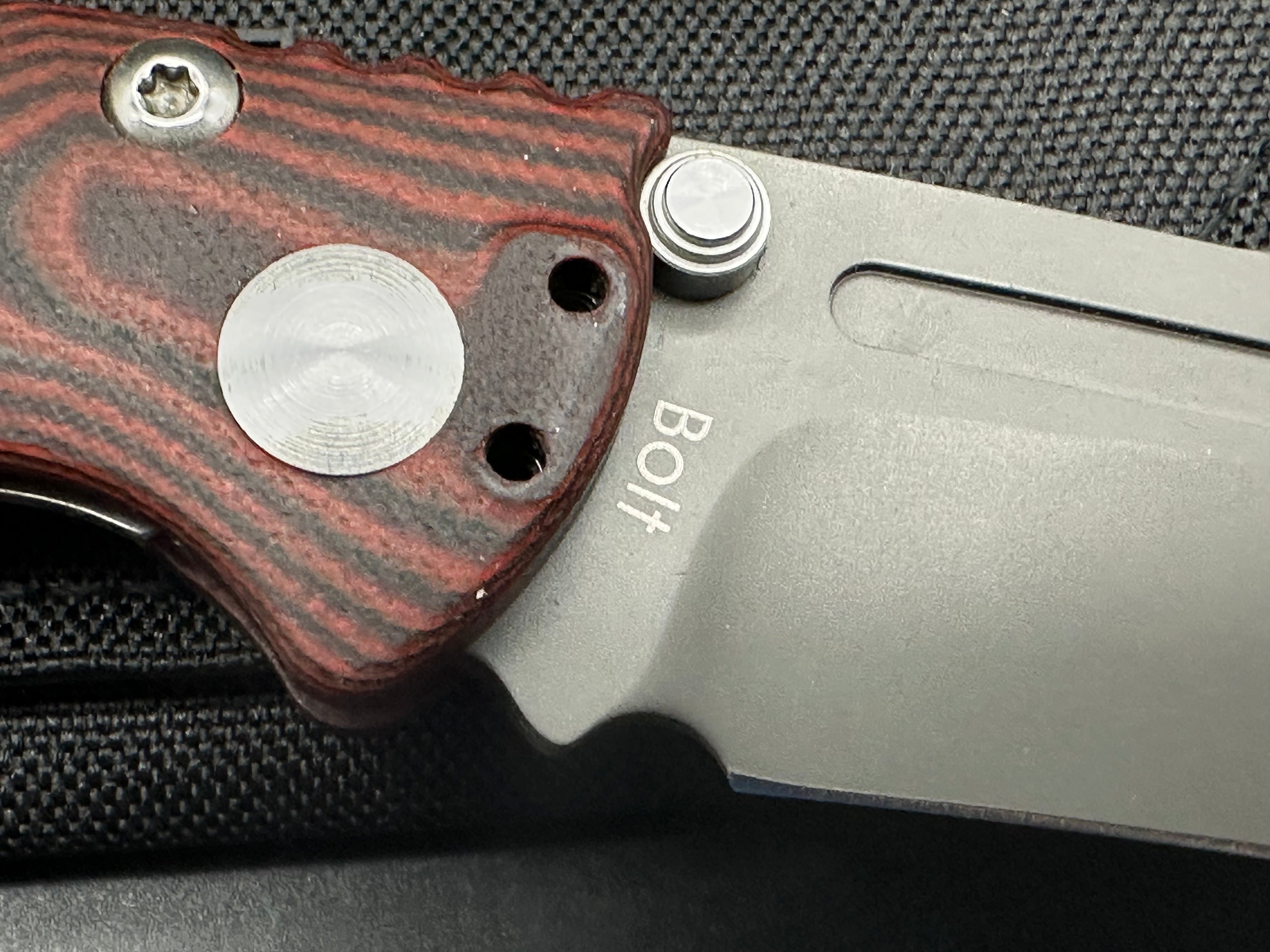 Kizer Vanguard Series Bolt Knife Red/Black G-10 (3.5" Gray)