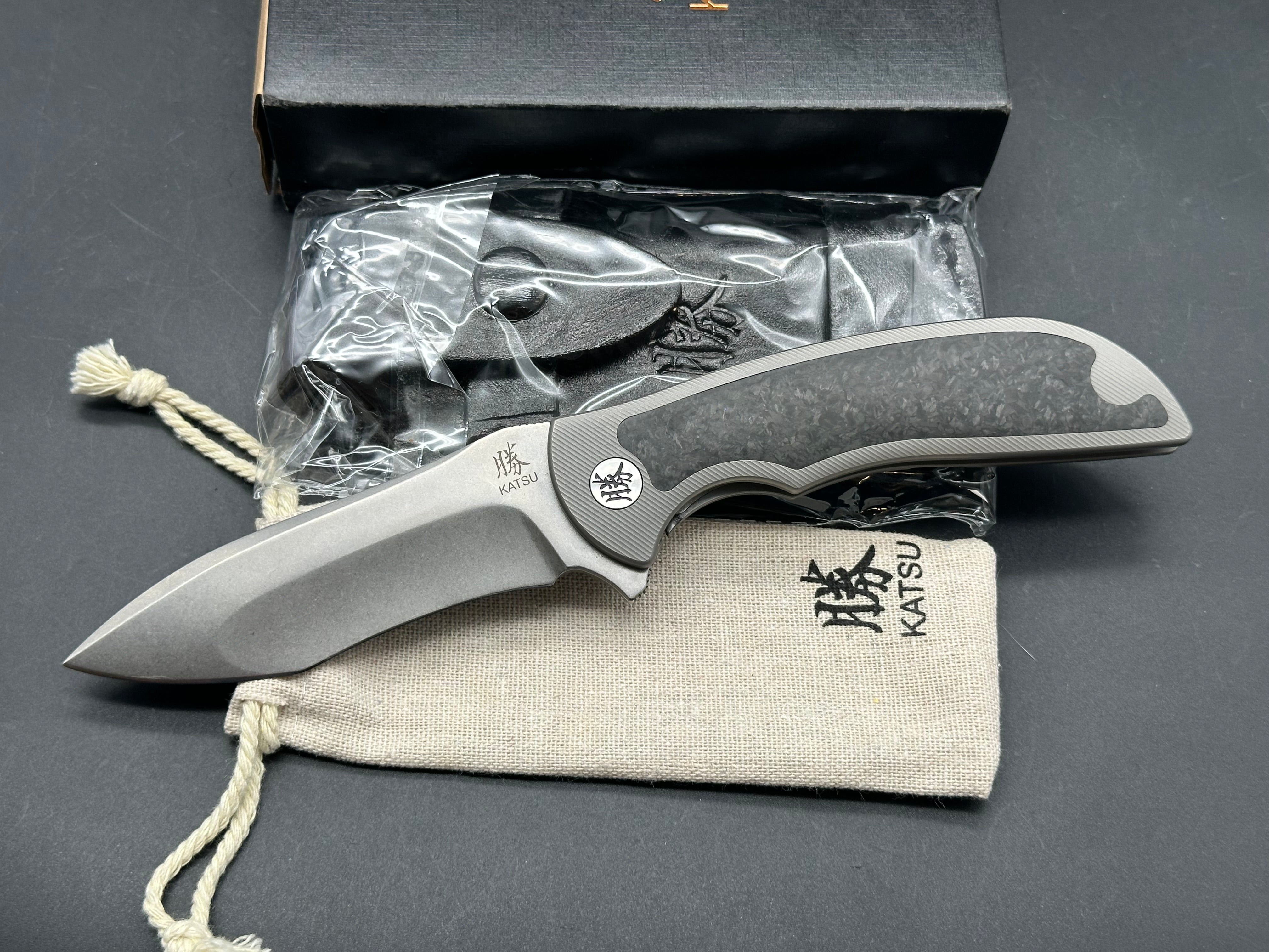 KATSU TK01, CPM S35VN Blade, Titanium & Carbon Fiber Handle, Leather Sheath