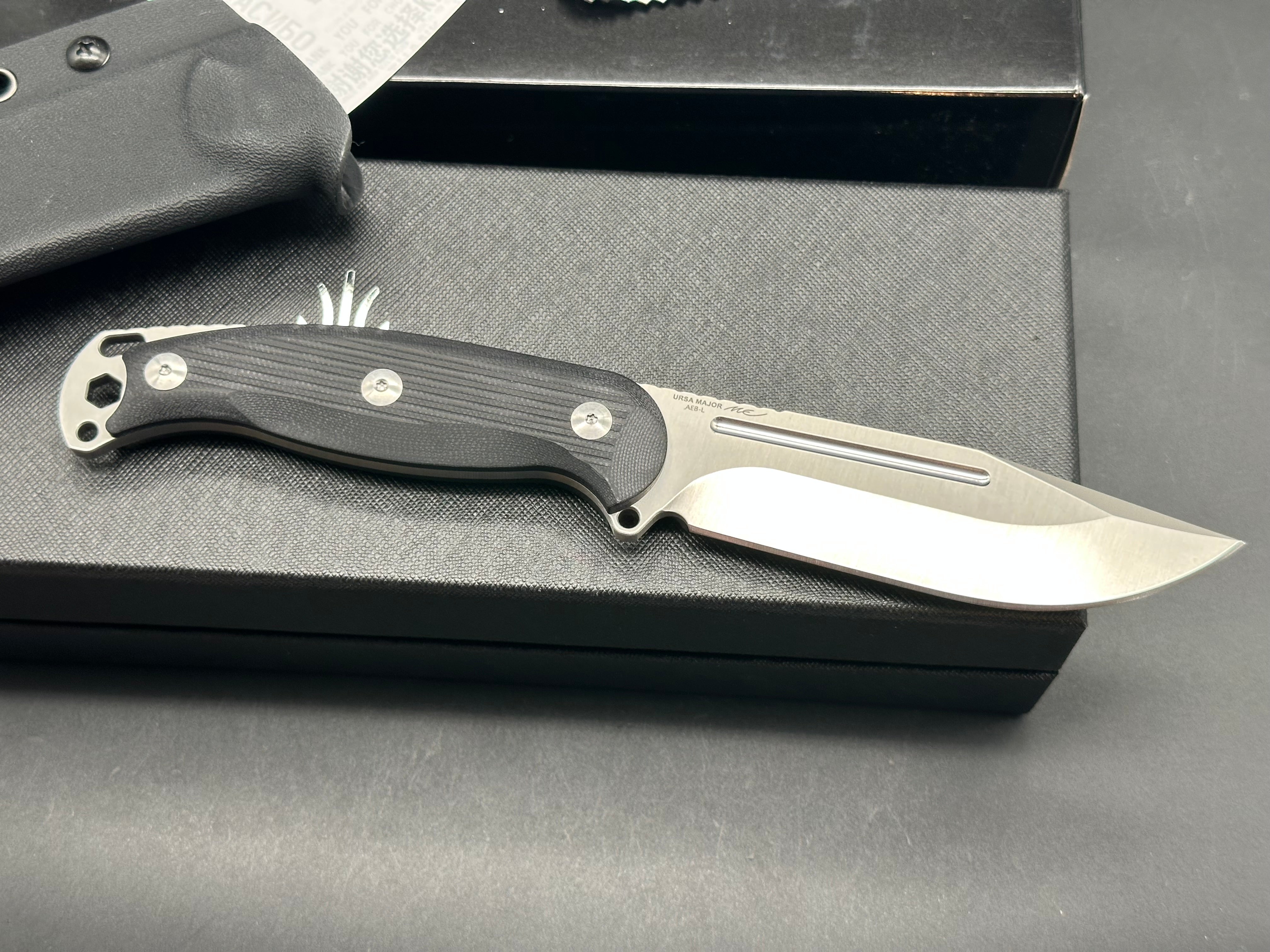 KIZER URSA MAJOR FIXED BLADE KNIFE BLACK G10 HANDLE AEB-L PLAIN EDGE